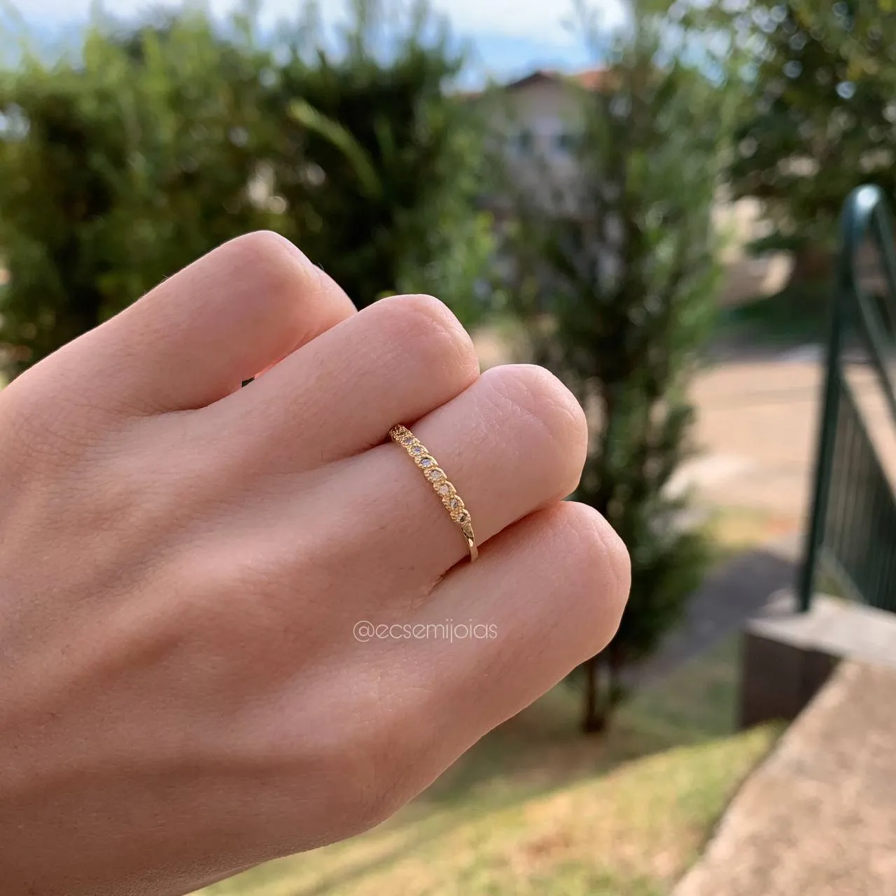 Anel aparador simples florzinha - banhado a ouro 18k