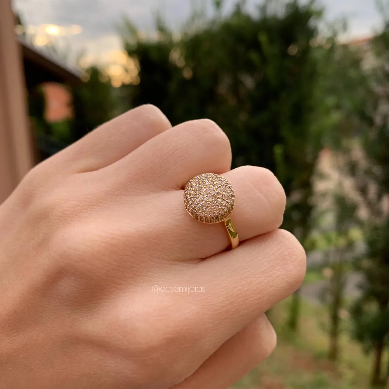 Anel aro fino cabeça redonda cravejada - banhado a ouro 18k