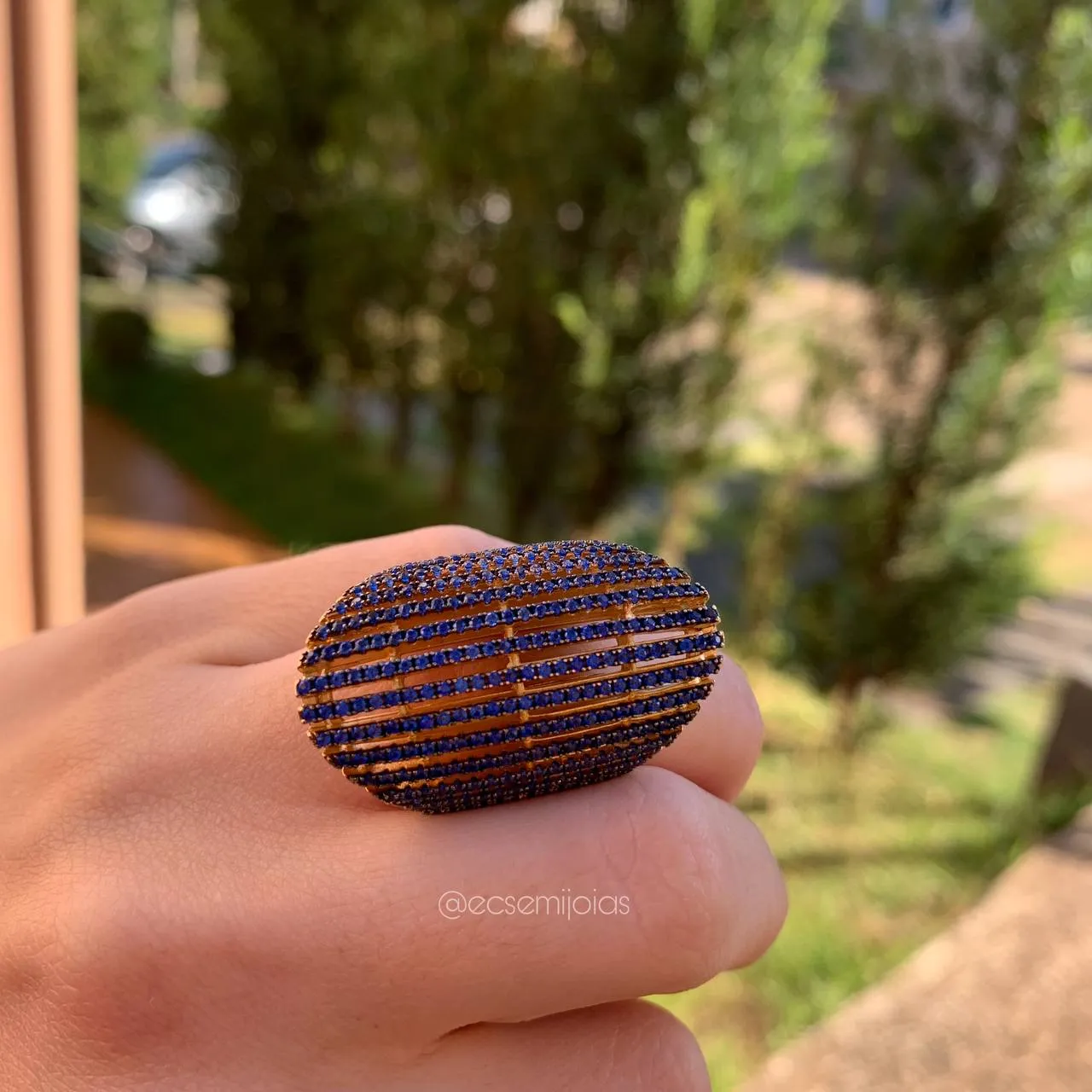 Anel chique oval todo cravejado vazado - banhado a ouro 18k