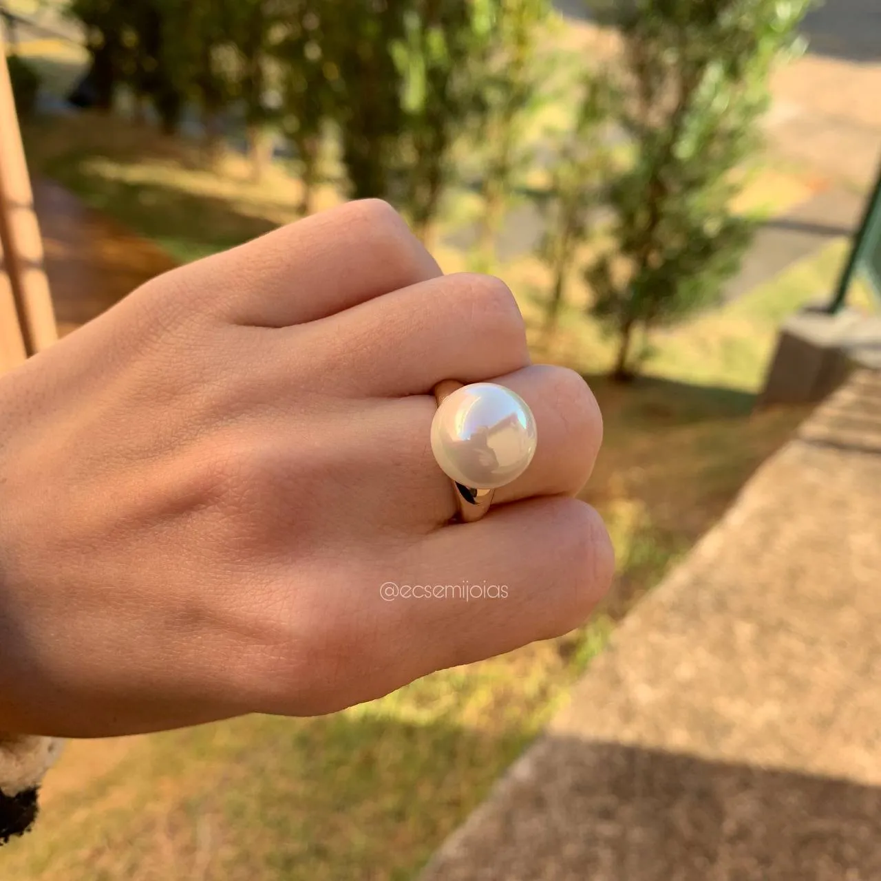 Anel com 1 pérola de 12 mm- banhado a ouro 18k