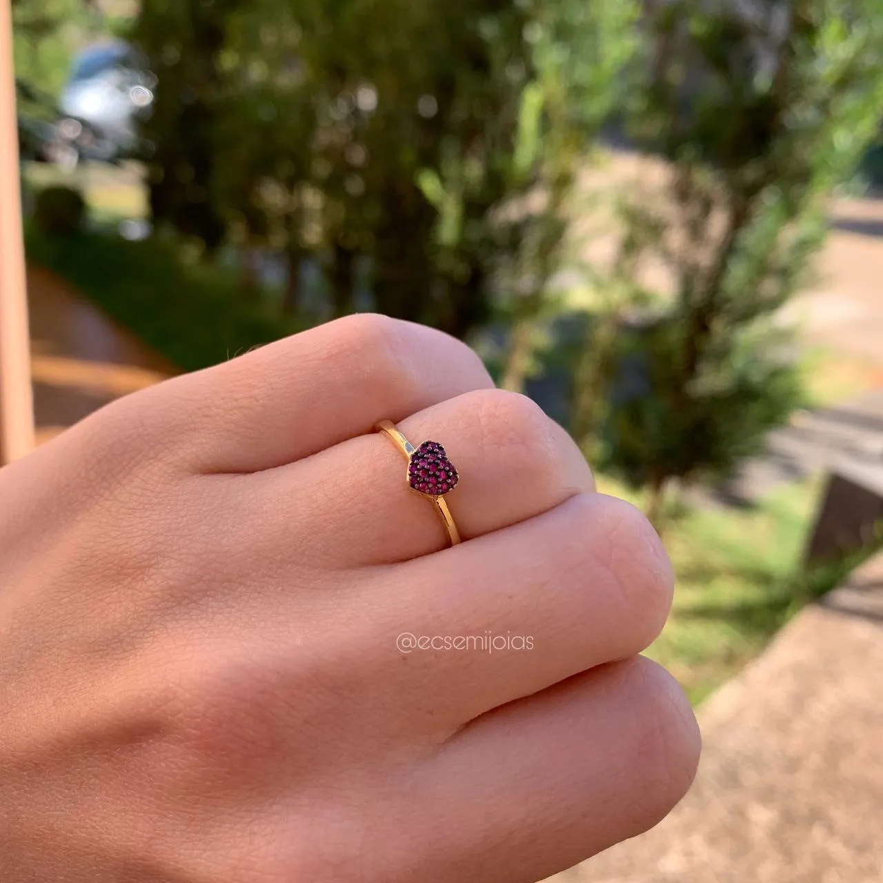 Anel coraçãozinho cravejado - banhado a ouro 18k