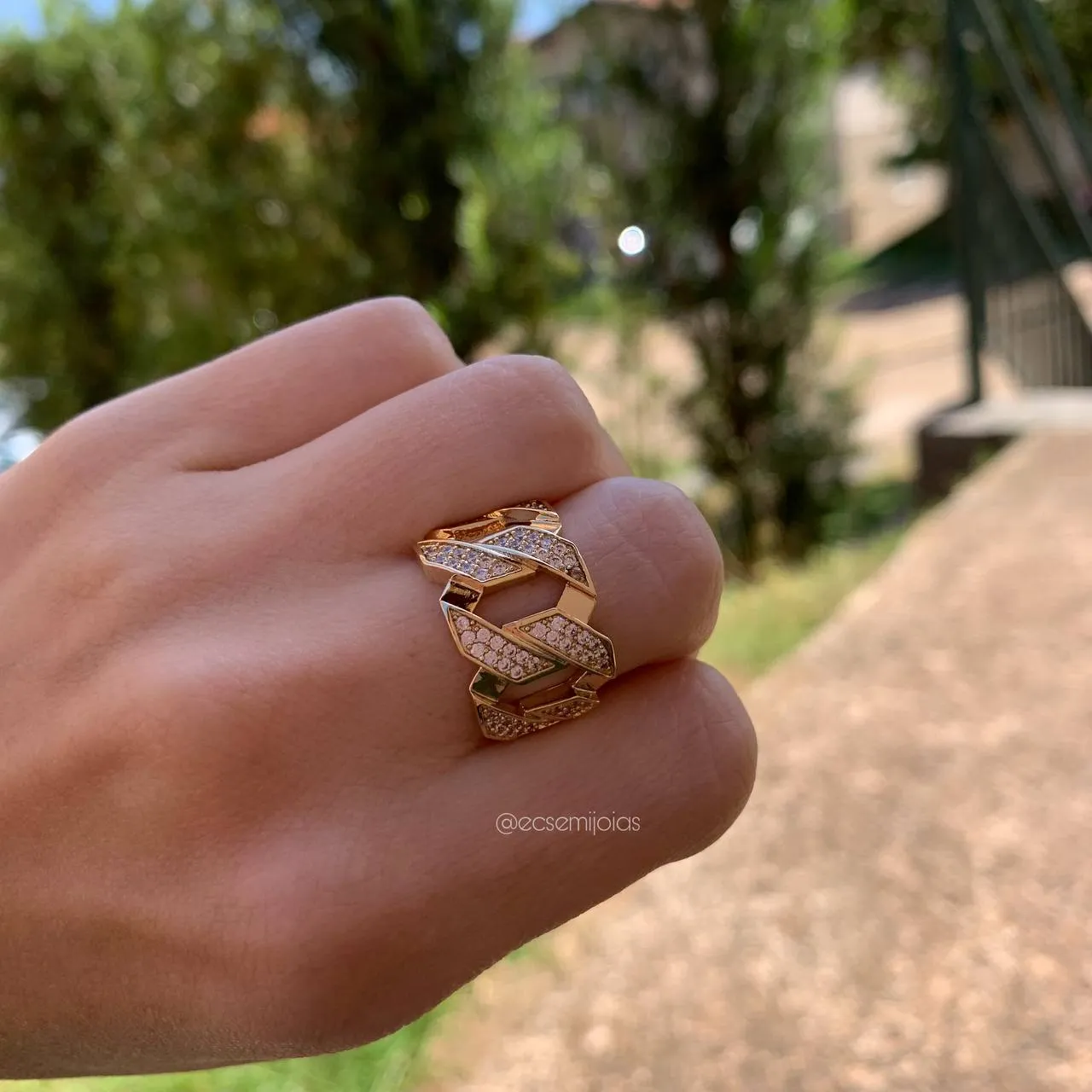 Anel elos de corrente cravejados - banhado a ouro 18k