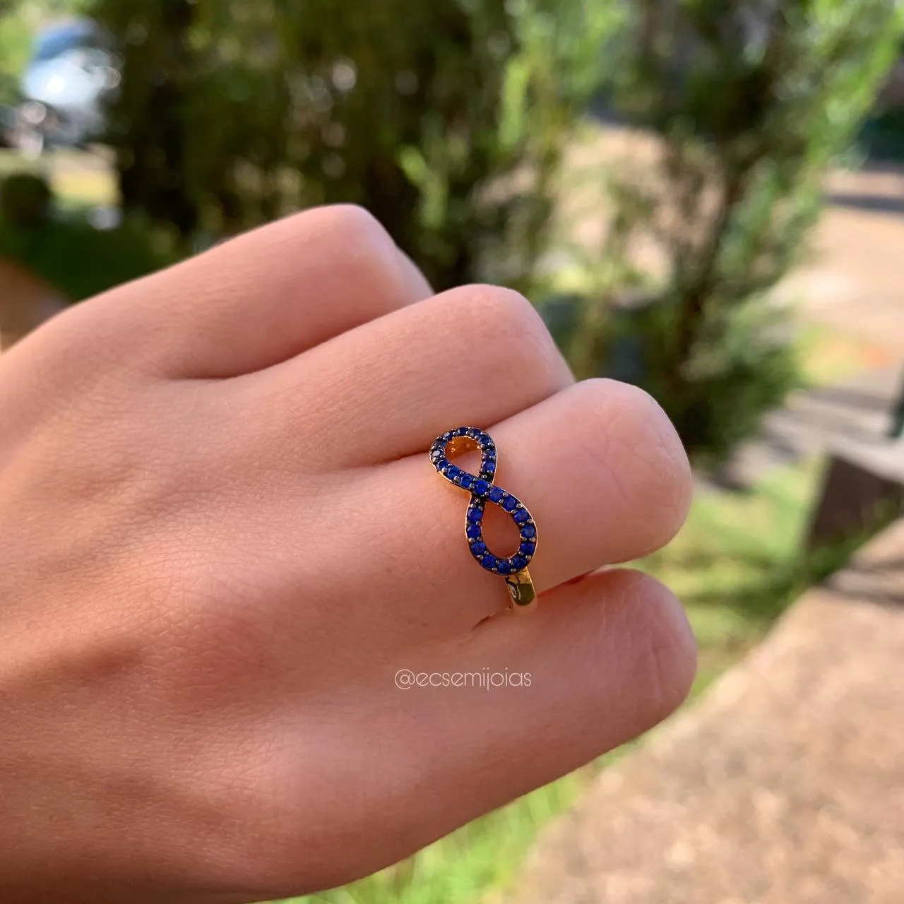 Anel infinito cravejado - banhado a ouro 18k