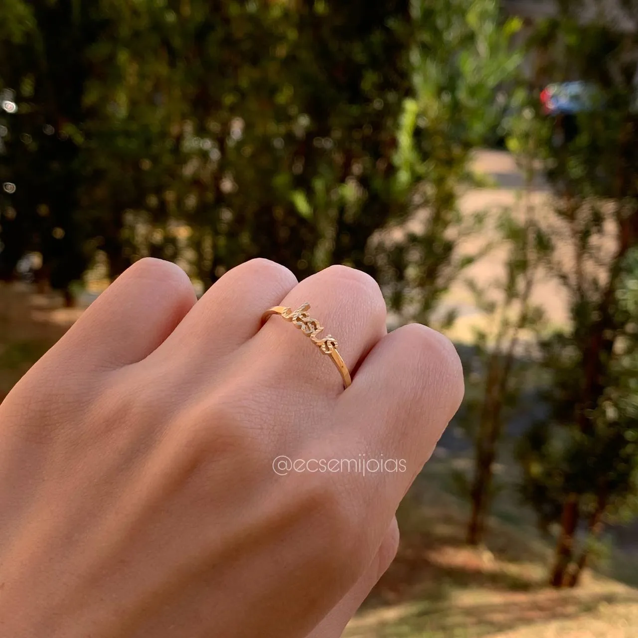 Anel jesus diamantado em cima - banhado a ouro 18k