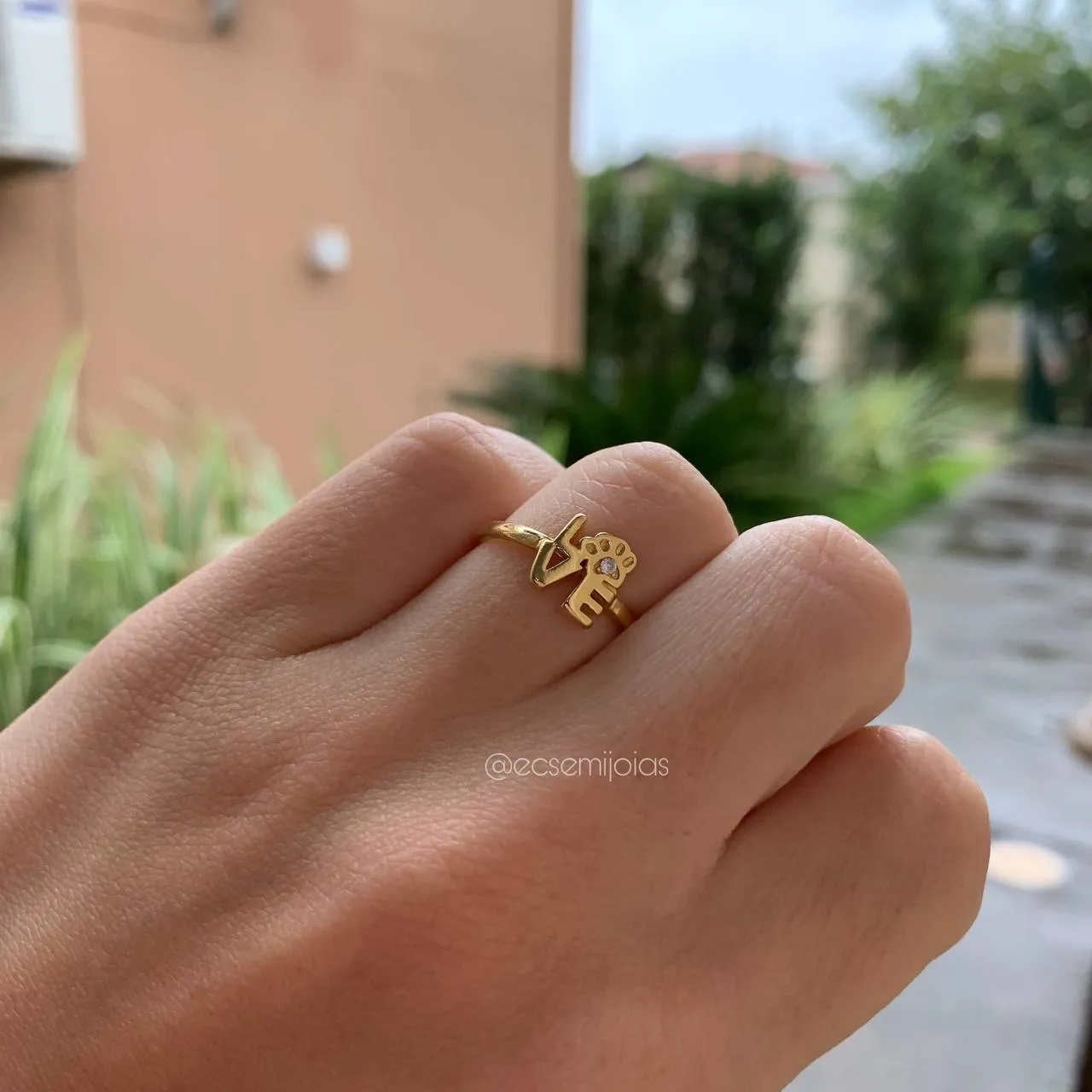 Anel love com Patinha cravejada - banhado a ouro 18k