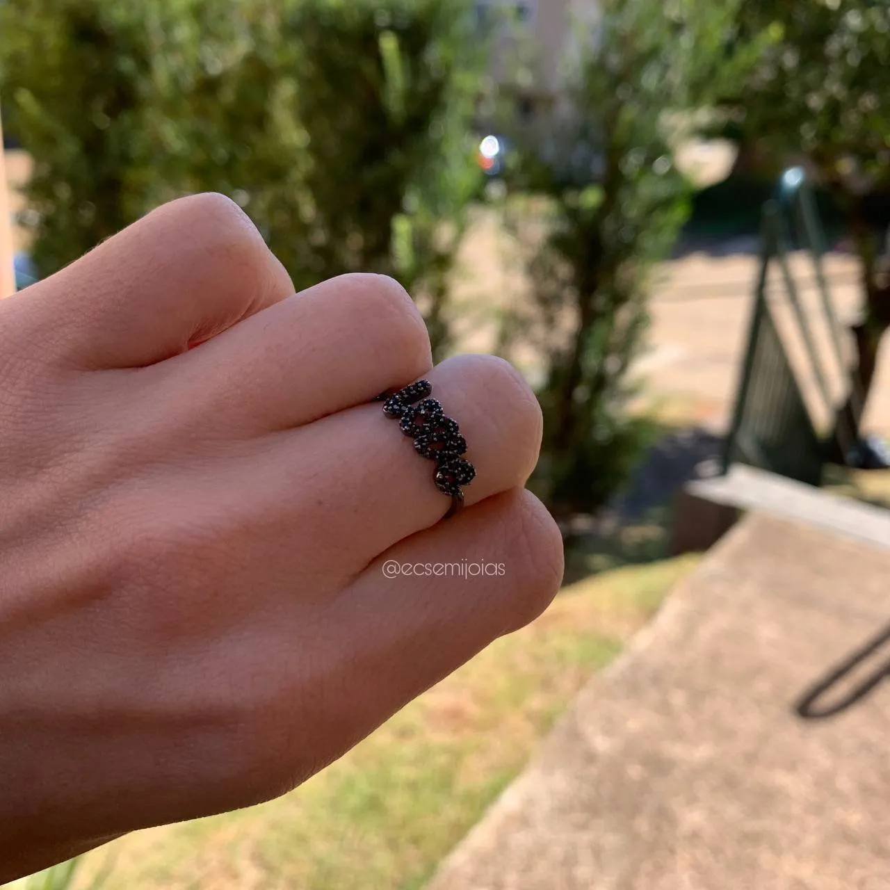 Anel love com pedra e rodium negro aro fino - banhado a ródio negro