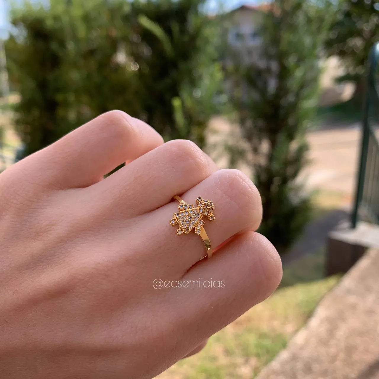 Anel menina cravejada - banhado a ouro 18k