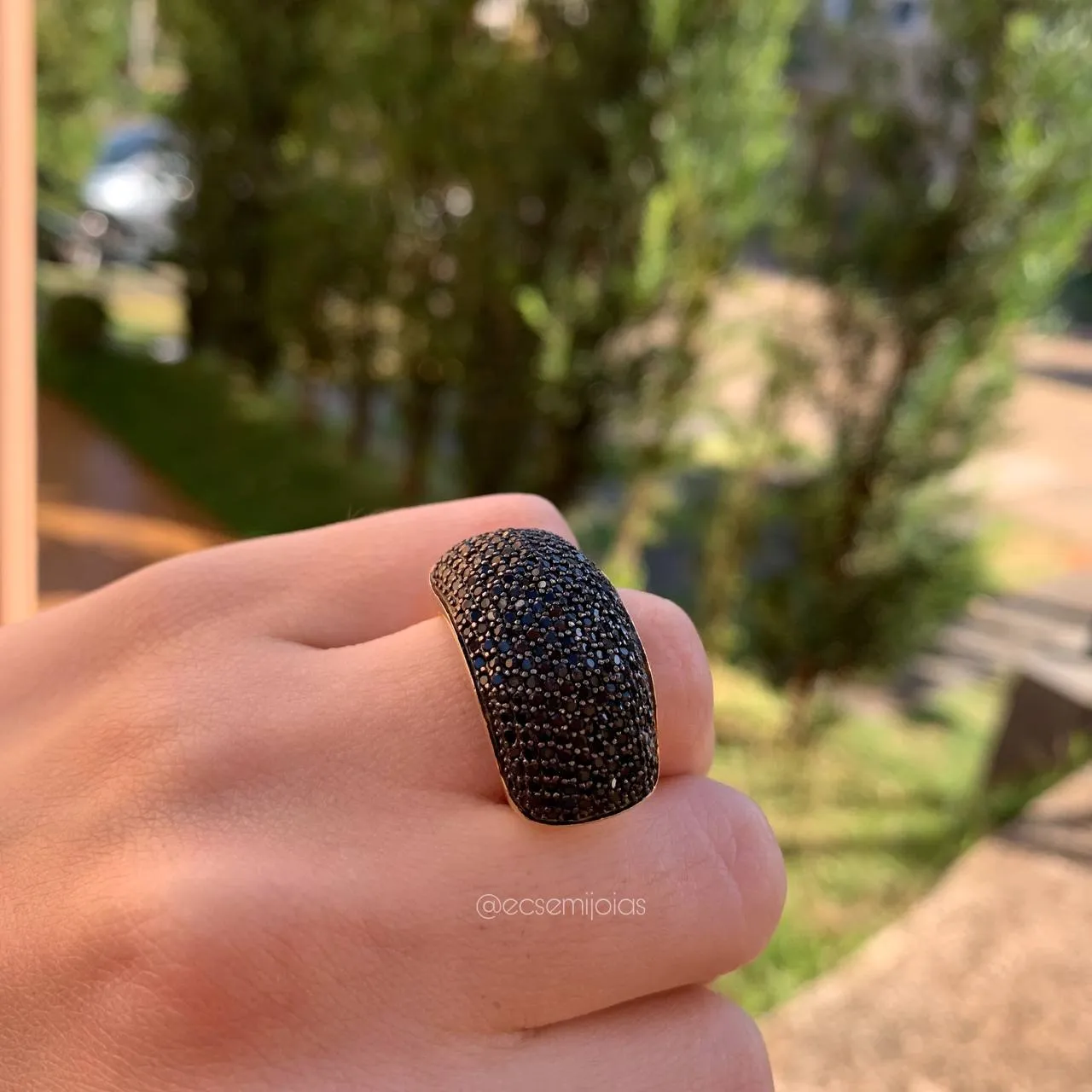 Anel ondulado cravejado - banhado a ouro 18k