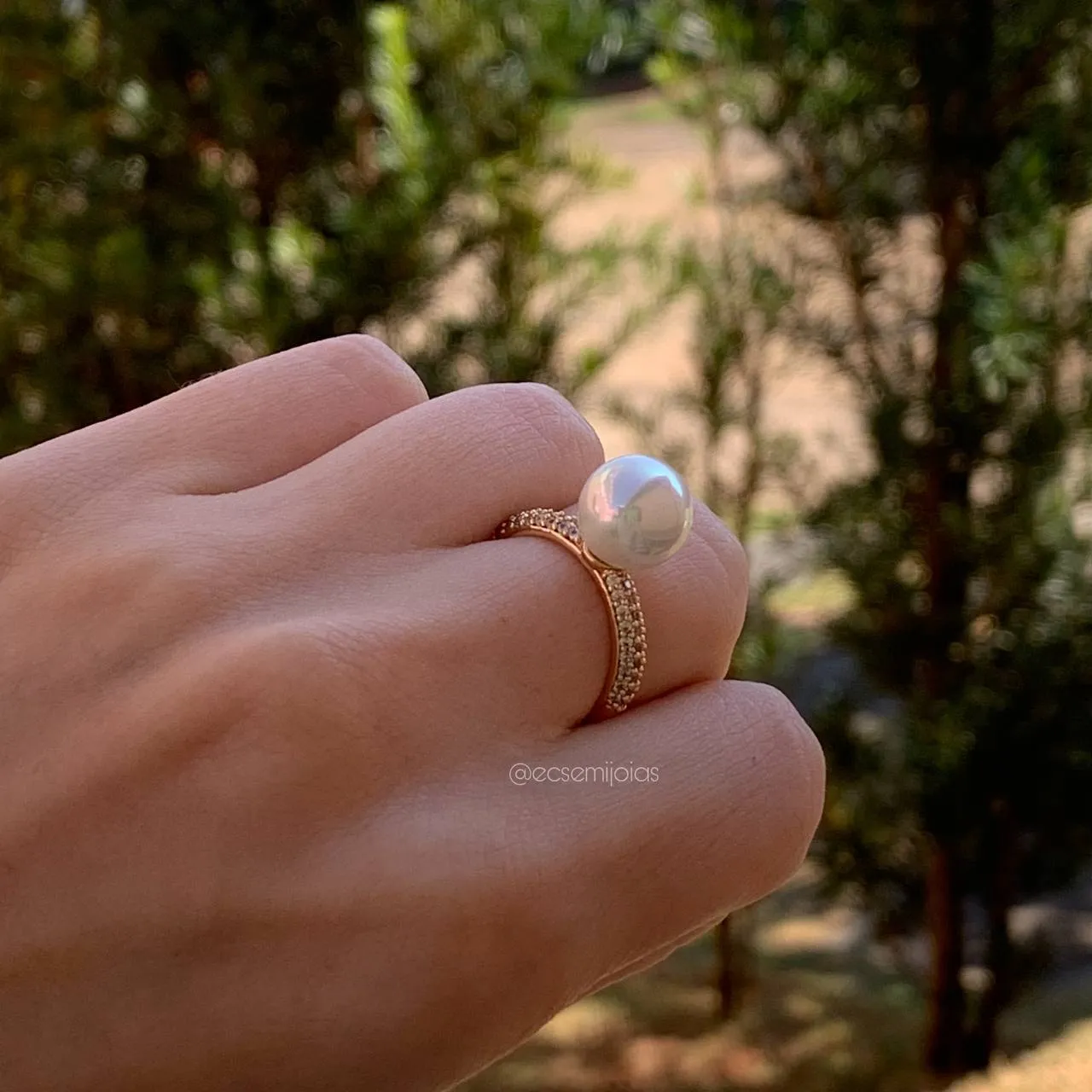 Anel perola com aro cravejado - banhado a ouro 18k