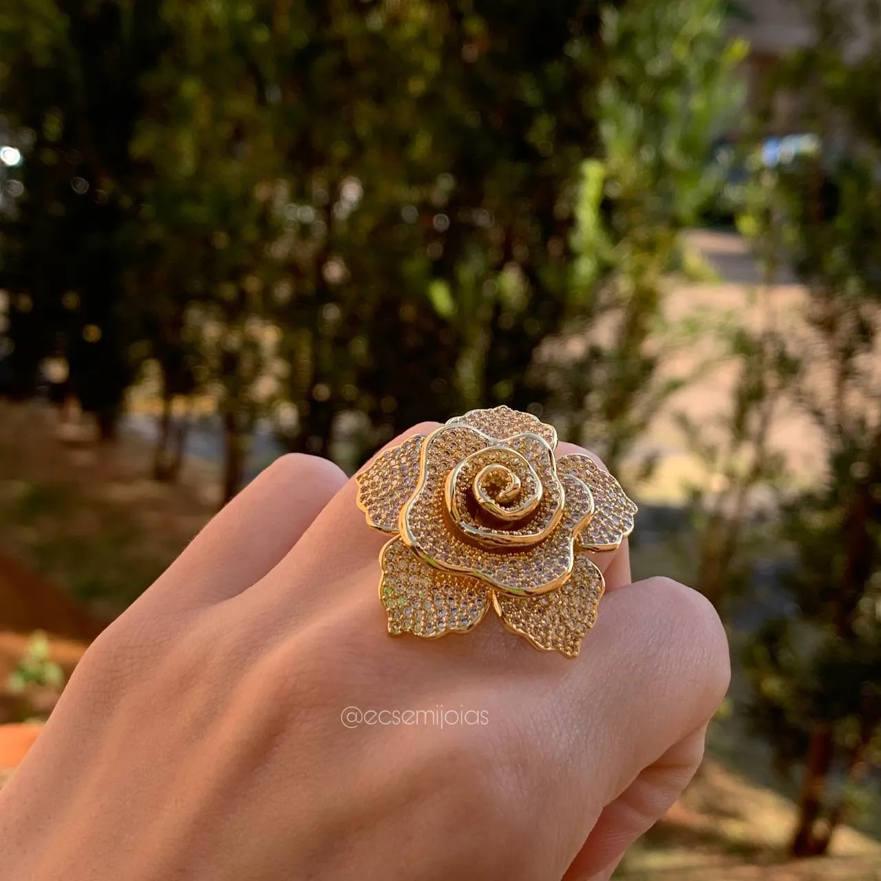 Anel rosa cravejado - banhado a ouro 18k