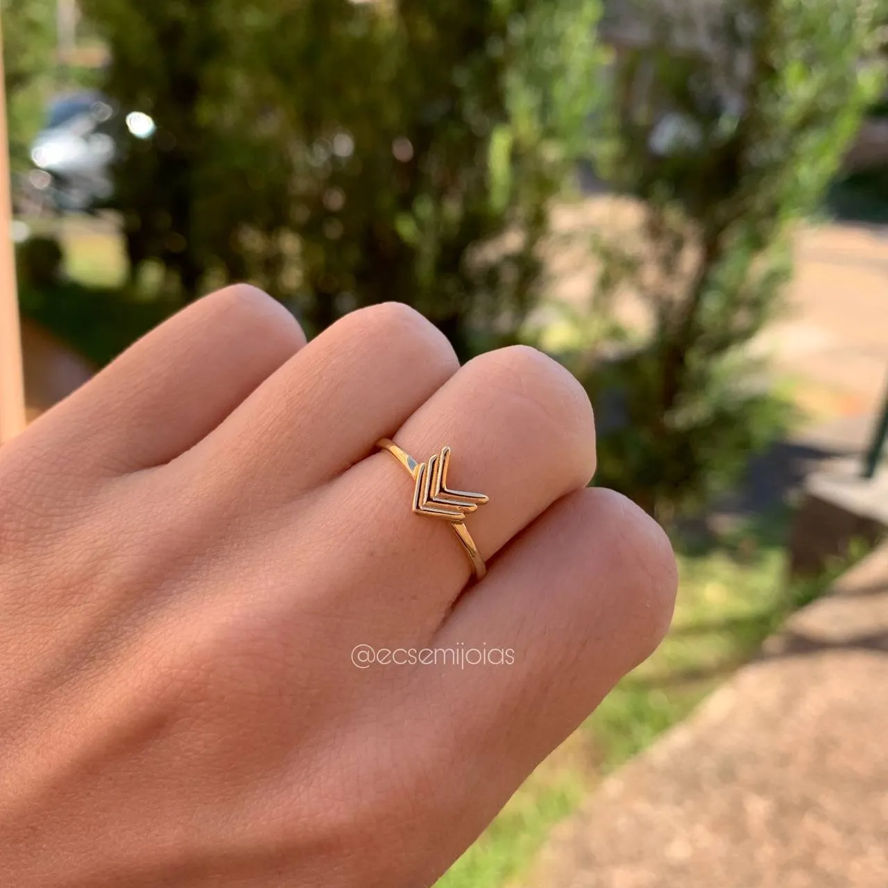 Anel setas - banhado a ouro 18k