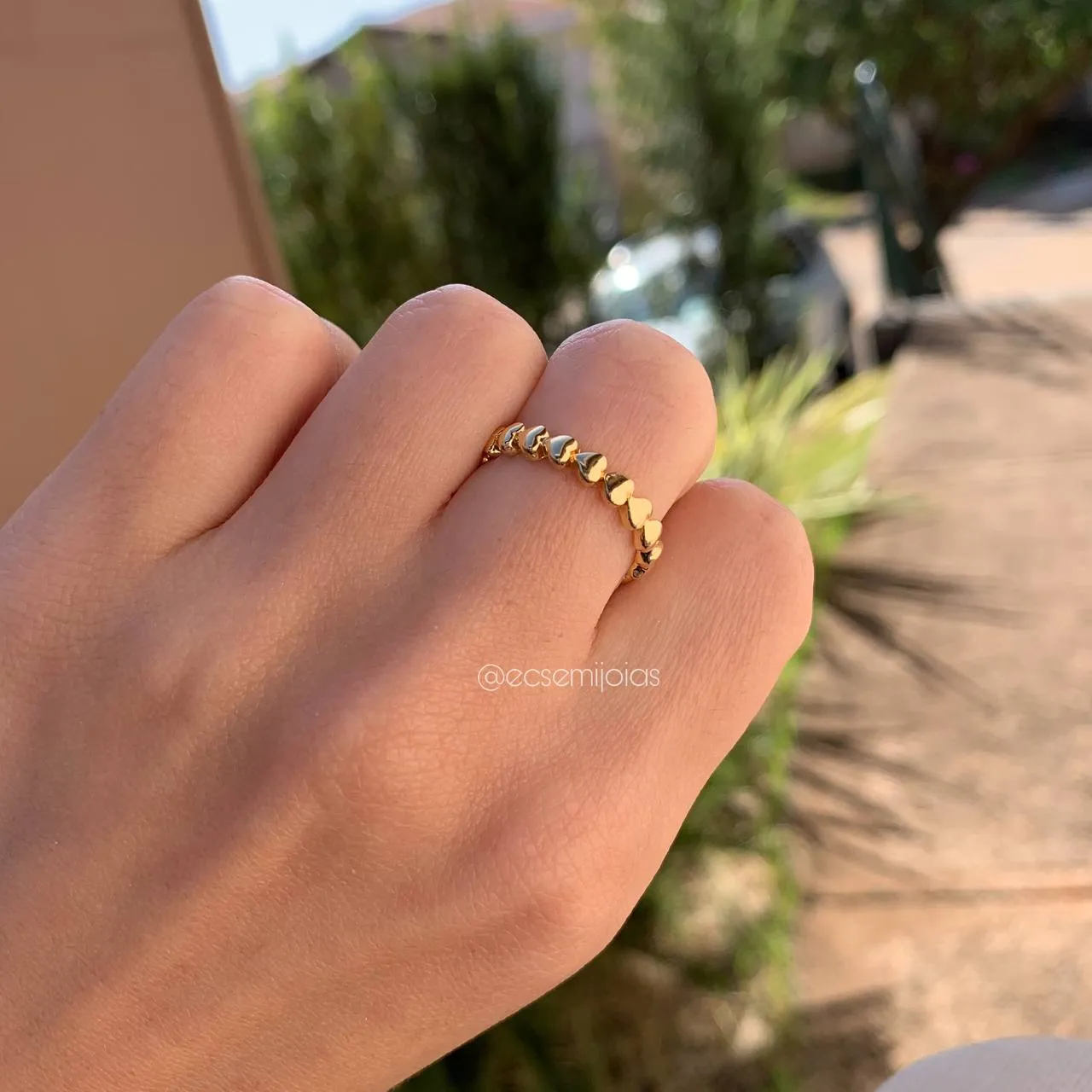 Anel  todo de coração - banhado a ouro 18k