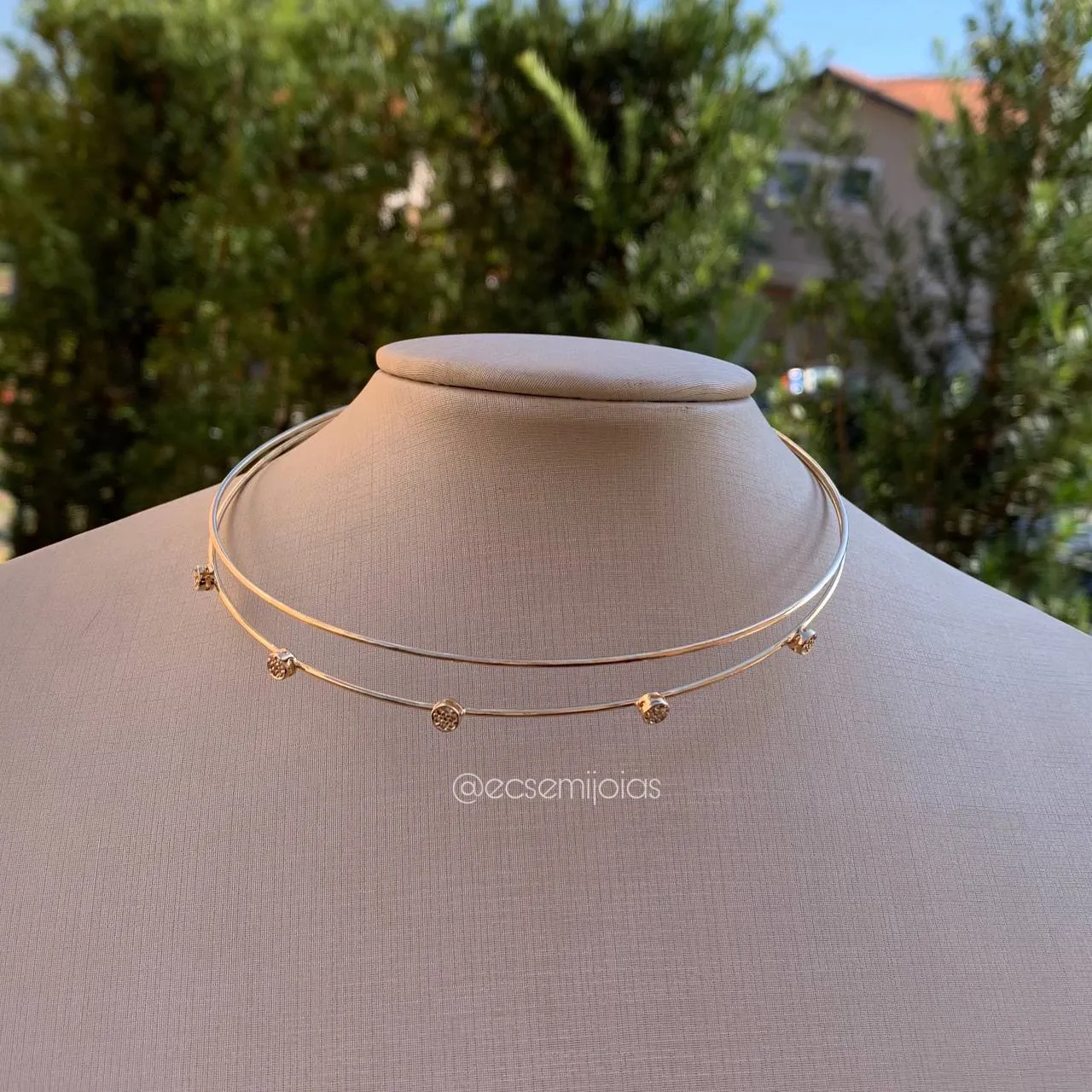 Canga dupla com pedras - banhado a ouro 18k