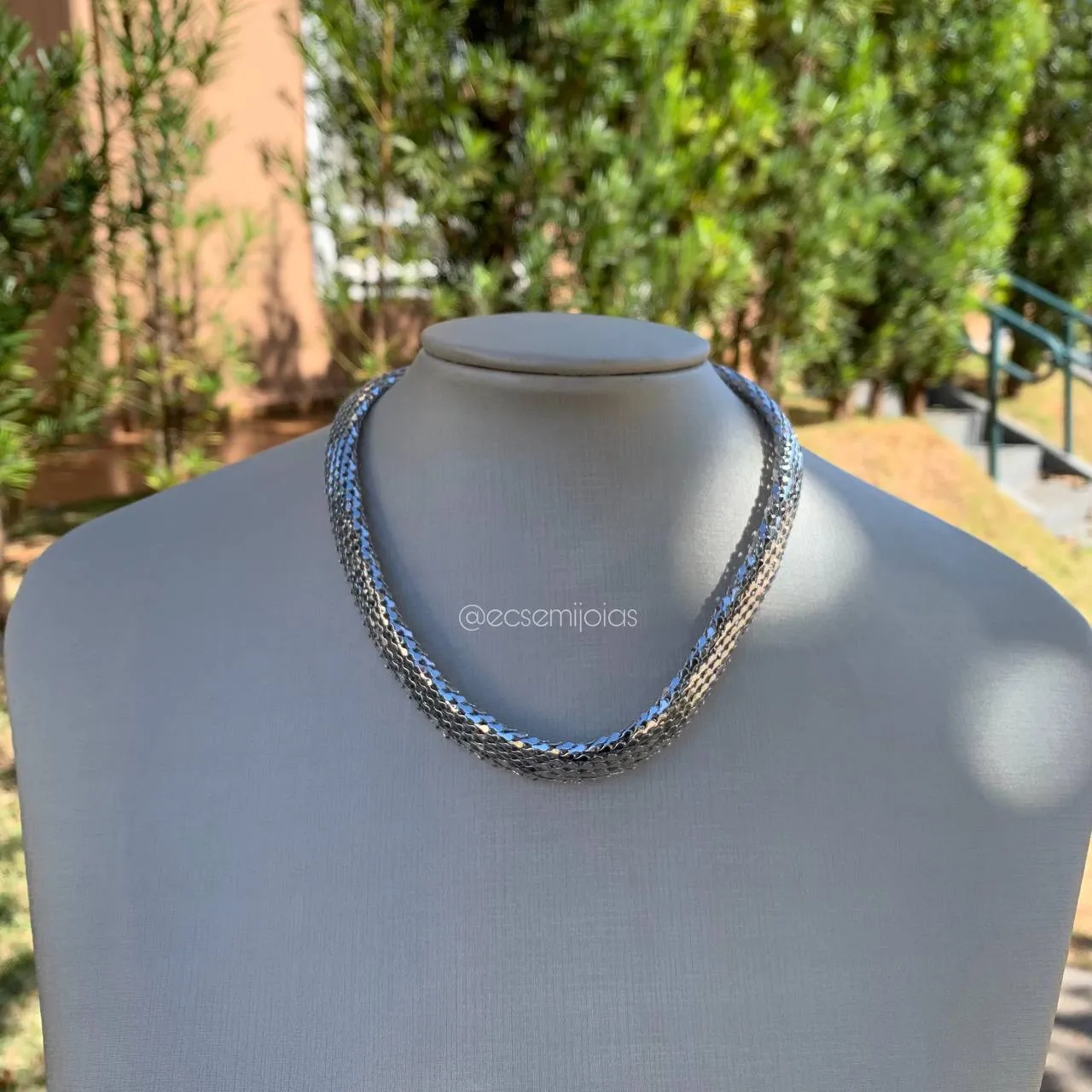 Colar choker lacraia - banhado a ródio branco - 39 cm + 5 cm de extensor