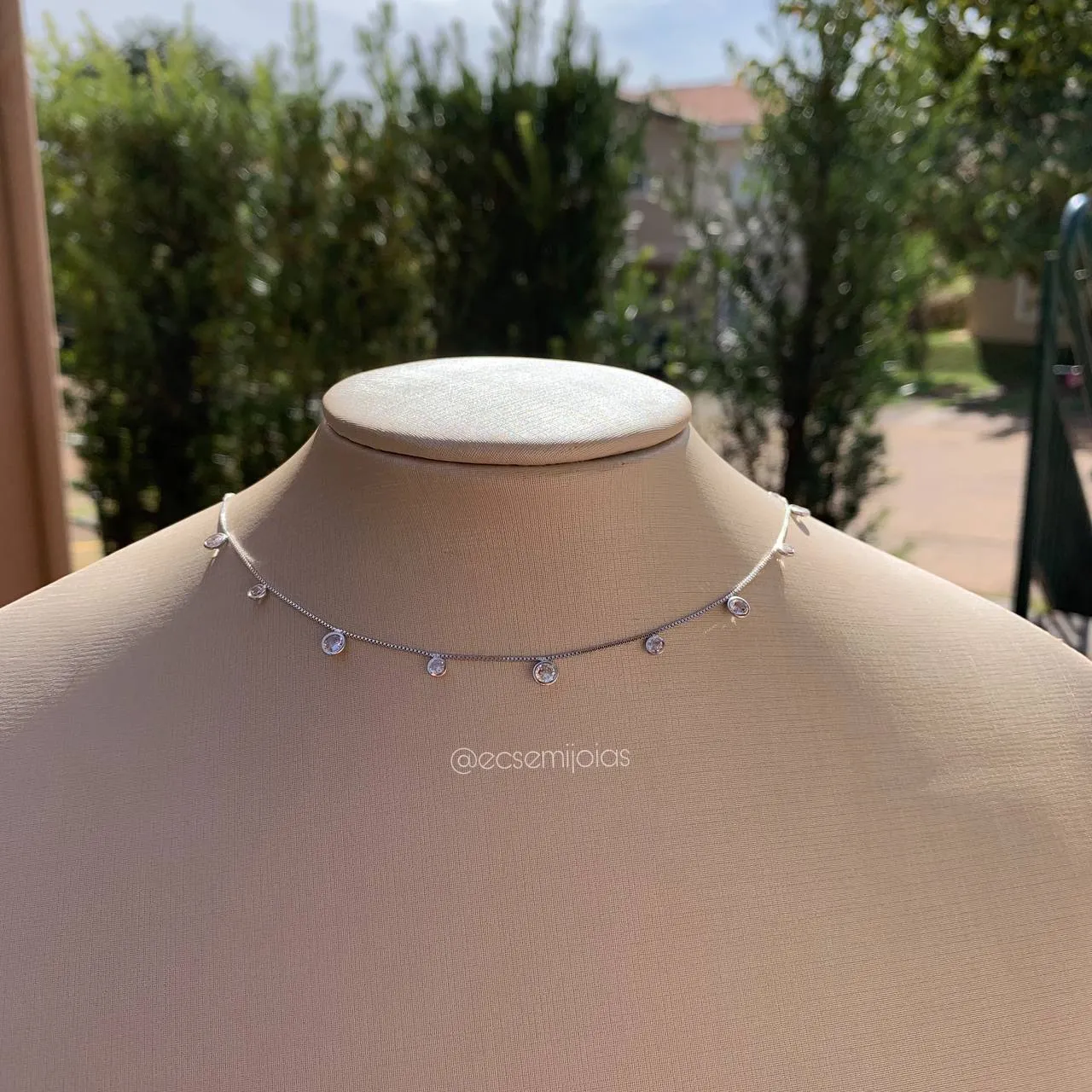 Colar choker pontos de luz pequenos e grandes - 40cm+ 9 cm de extensor - banhado a ródio branco