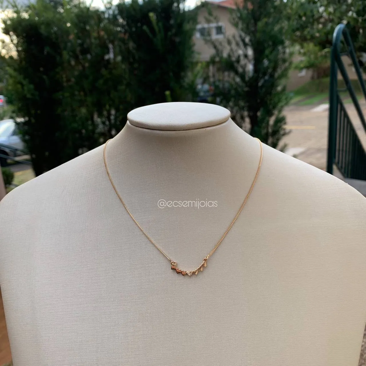 Colar coraçõezinhos - 45 cm - banhado a ouro 18k