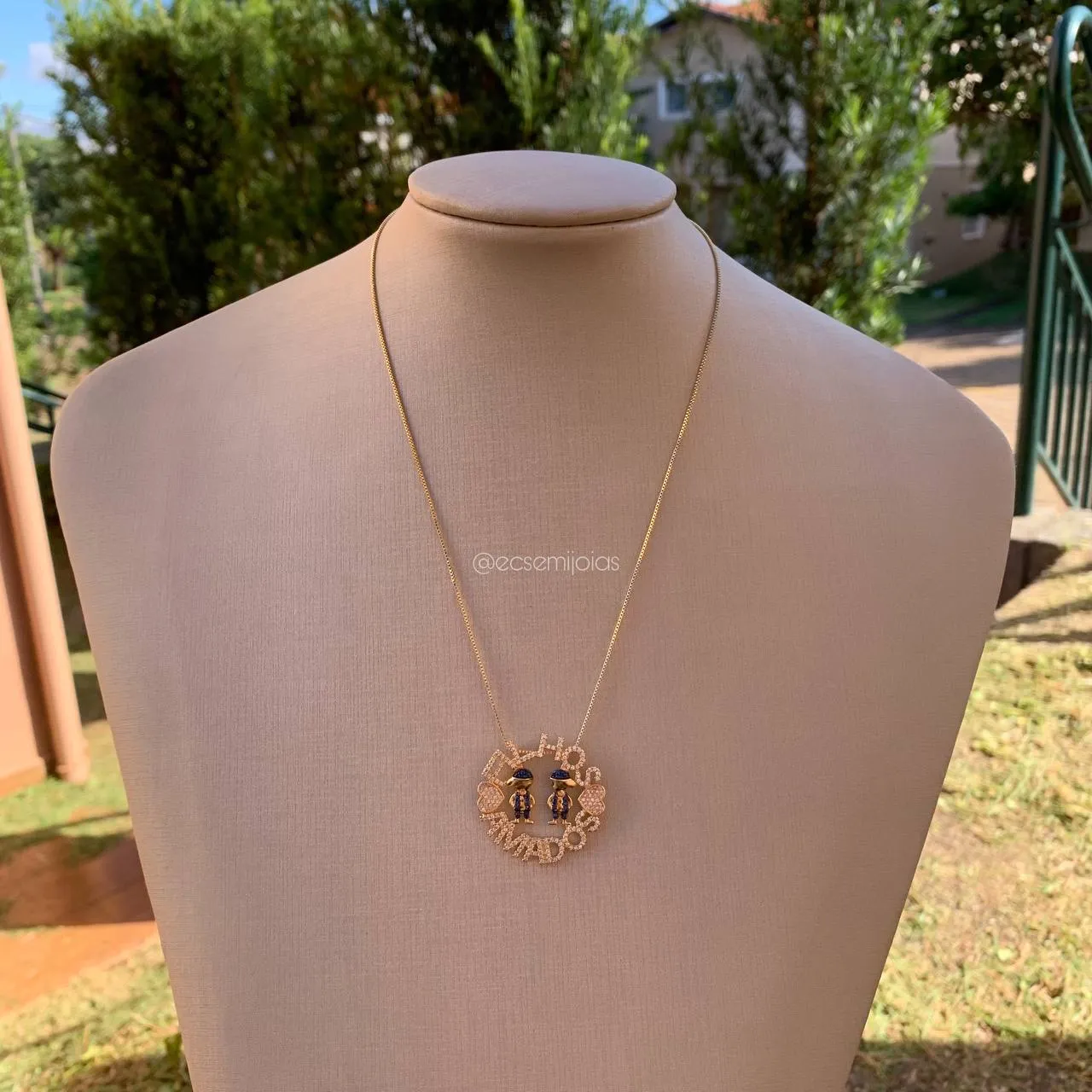 Colar mandala filhos amados c/ 2 meninos todo cravejado- 45 cm - banhado a ouro 18k