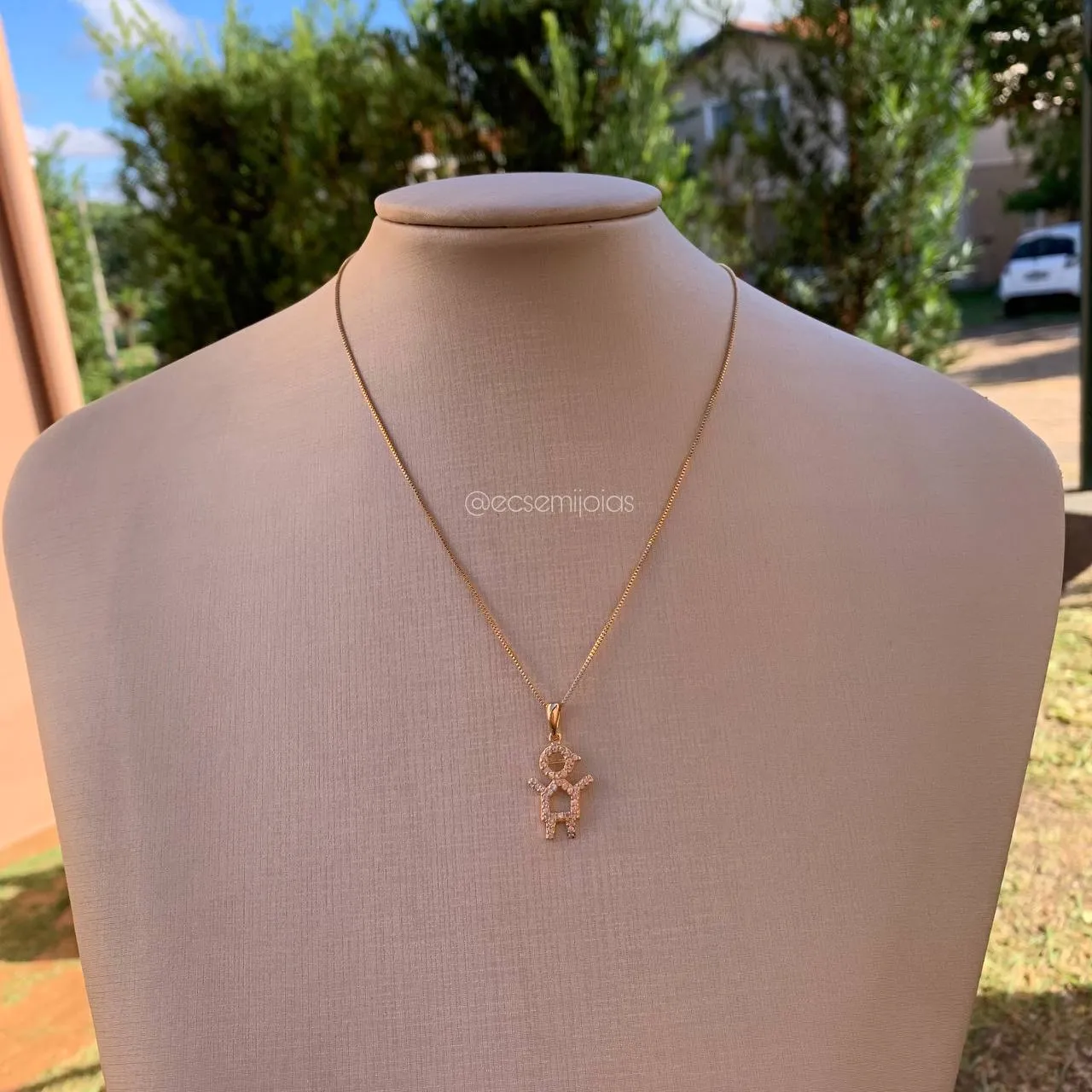 Colar menino vazado cravejado - 45 cm - banhado  a ouro 18k