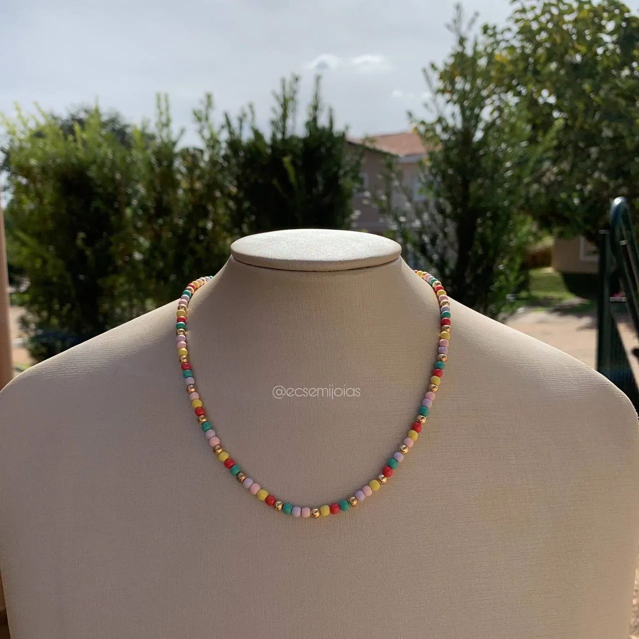 Colar miçangas e bolinhas- 40 cm + 5 cm de extensor - banhado a ouro 18k