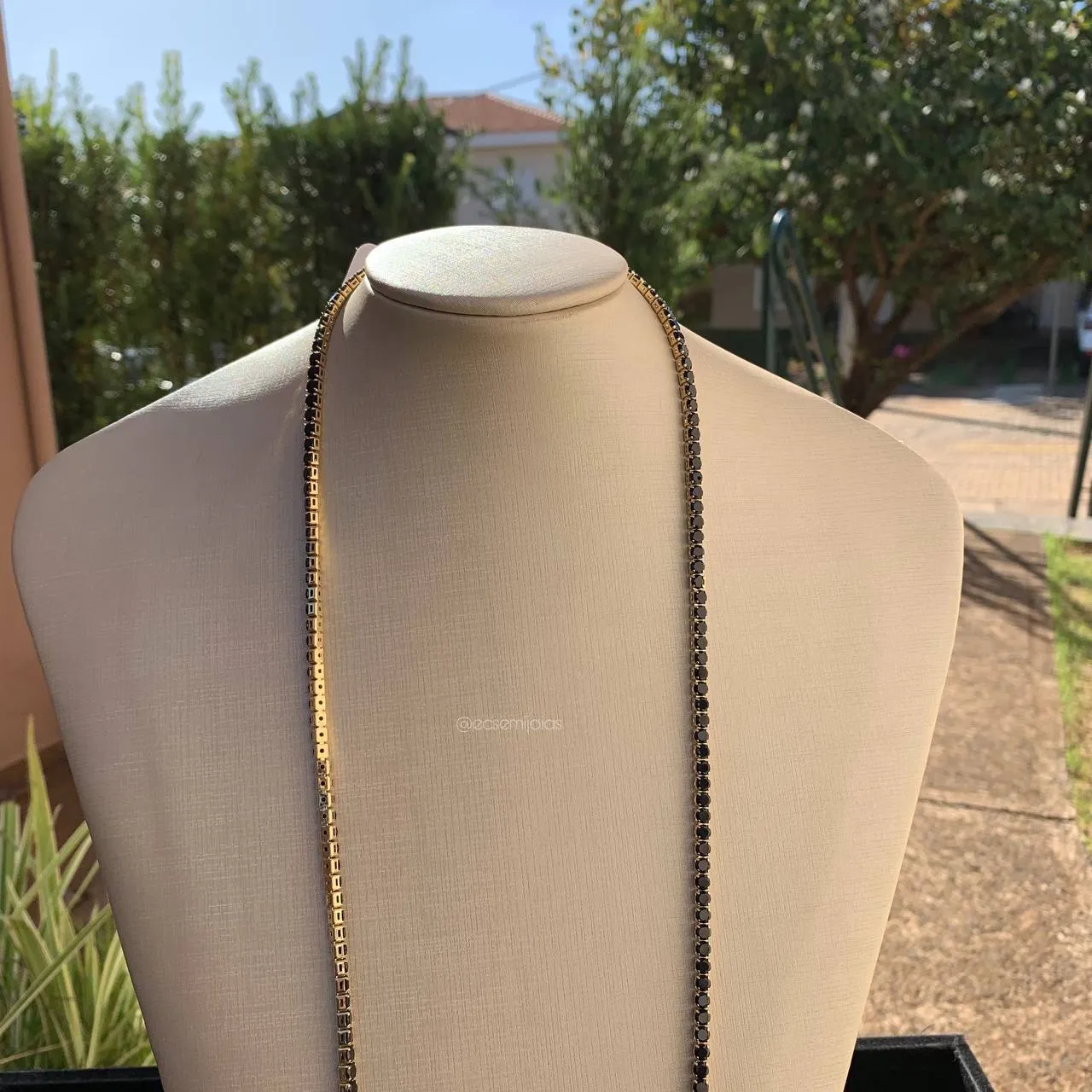 Colar Riviera longa de zircônias negras 4 mm - banhado a ouro 18k - 80 cm