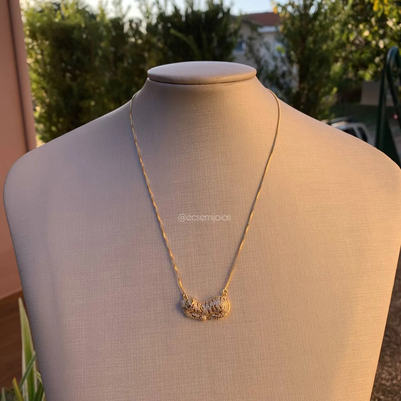 Colar veneziana com onça - banhado a ouro 18k - 45 cm