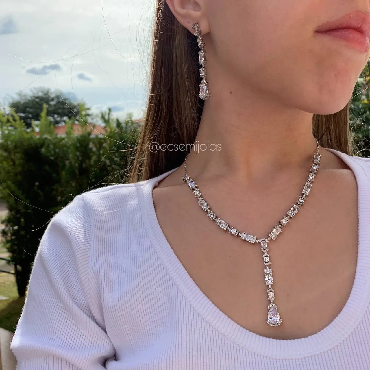 Conjunto de brinco e colar com zircônias retangulares e redondas cravejadas em volta - 50 cm - banhado a ródio branco