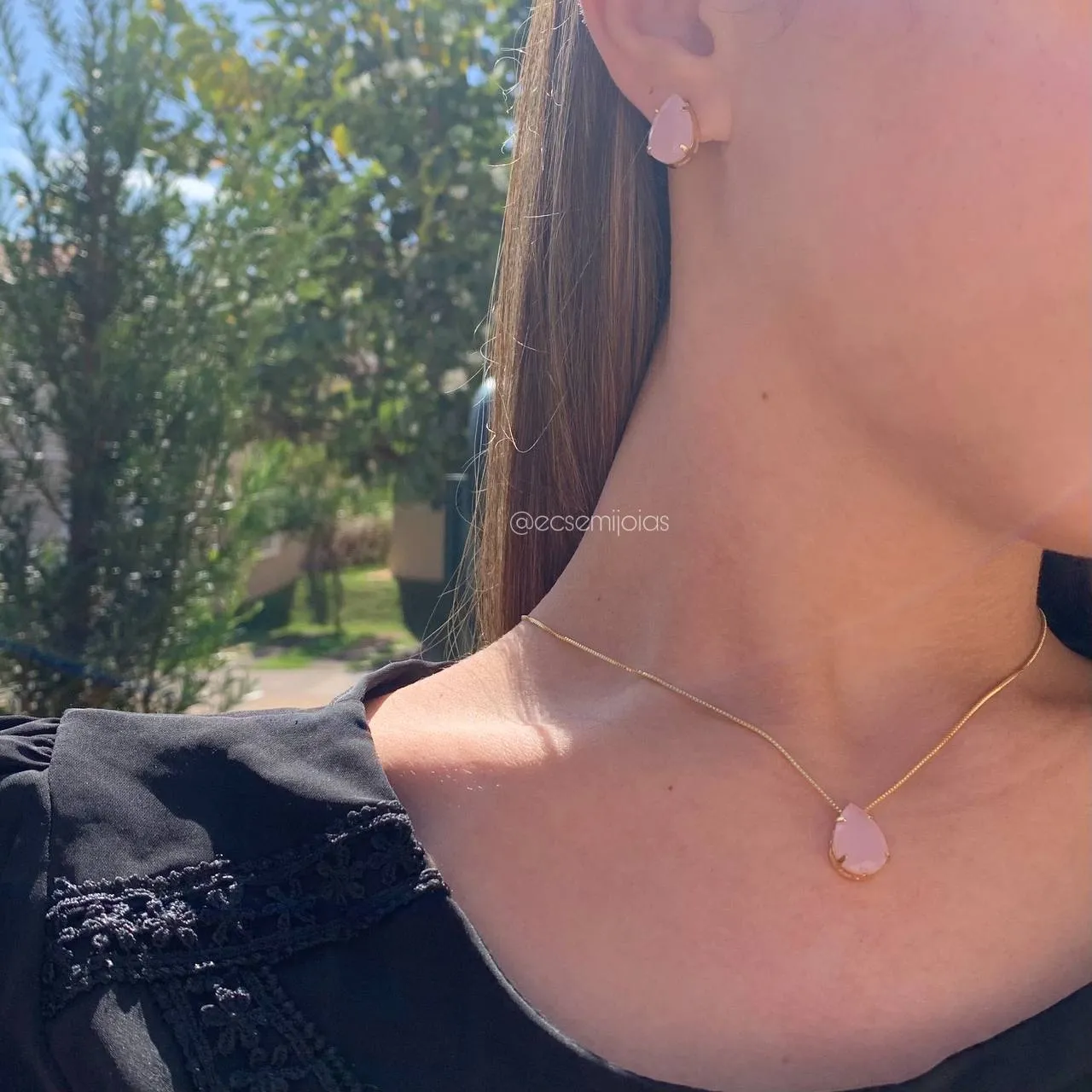 Conjunto de brinco e colar gota de cristal com galeria e 4 garras - 45 cm - banhado a ouro 18k