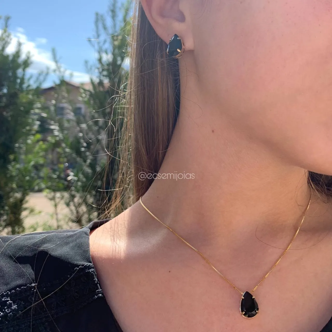 Conjunto de brinco e colar gota de cristal com galeria e 4 garras - 45 cm - banhado a ouro 18k