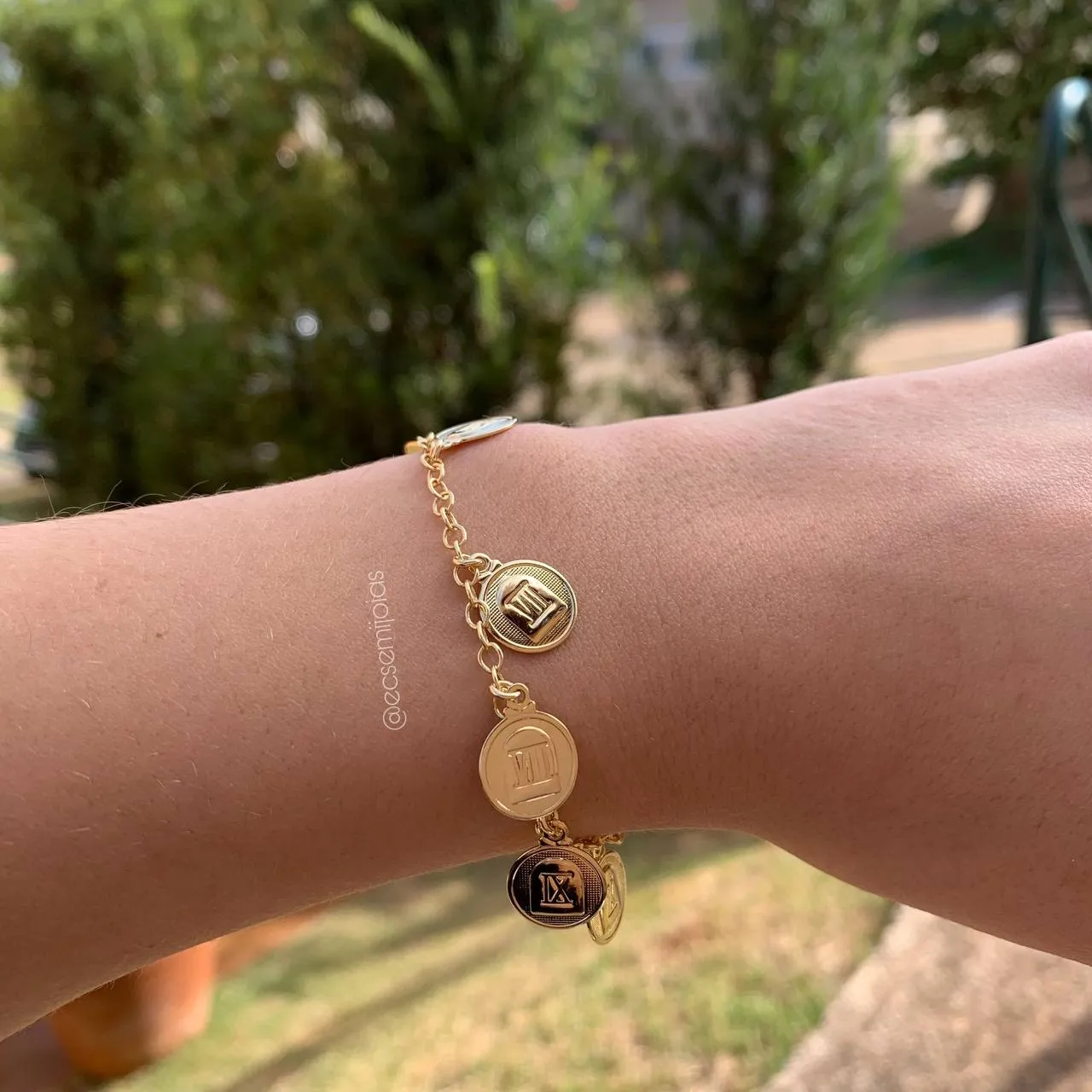 Pulseira 10 mandamentos chapinhas redondas - 17cm + 5 cm de extensor - banhado a ouro 18k