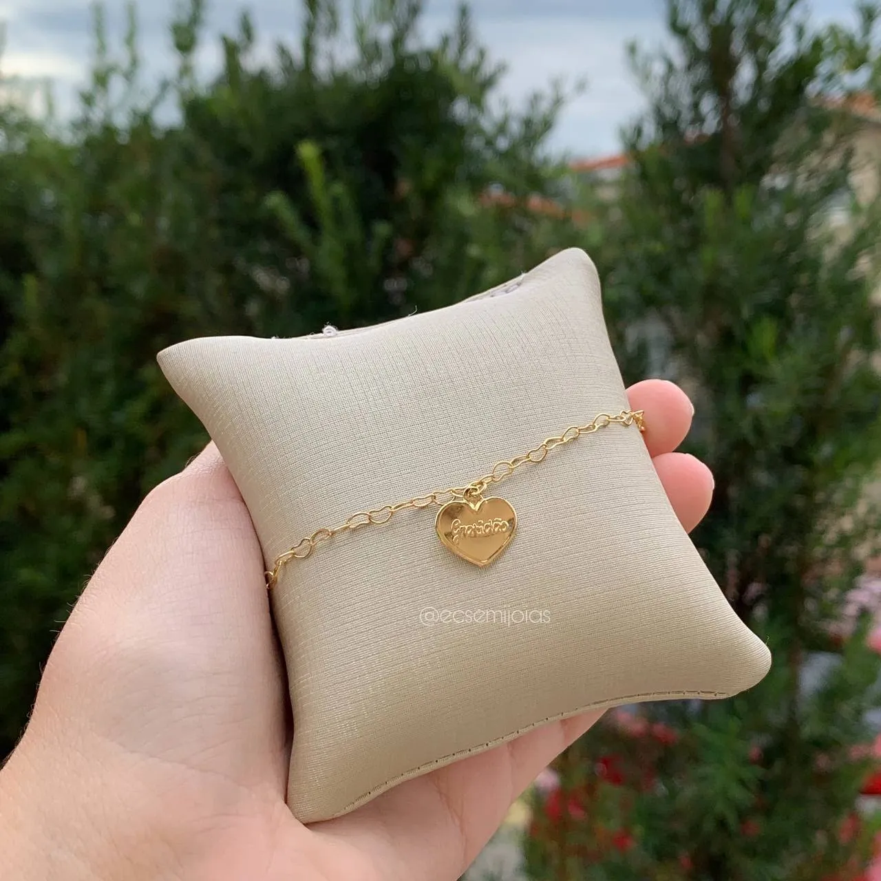 Pulseira coração gratidão e dois pontos de luz - banhado a ouro 18k - 18 cm
