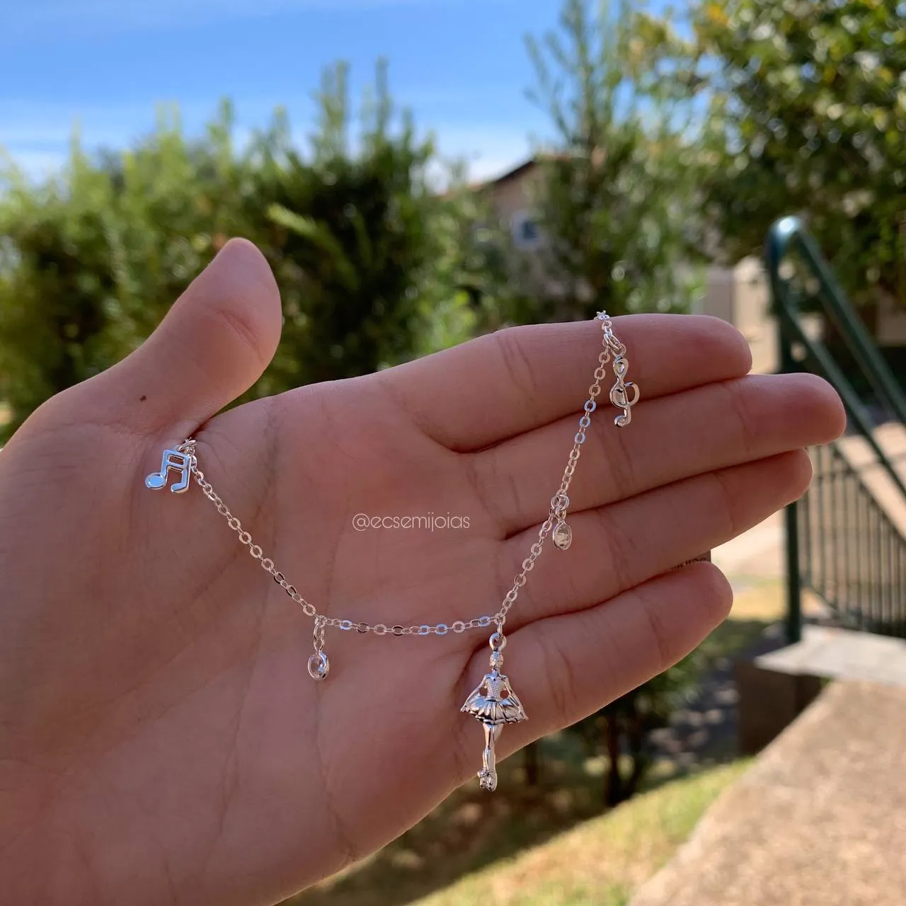 Pulseira nota musical ponto de luz bailarina e clave de sol - 17 cm + 5 cm de extensor - banhado a prata 925