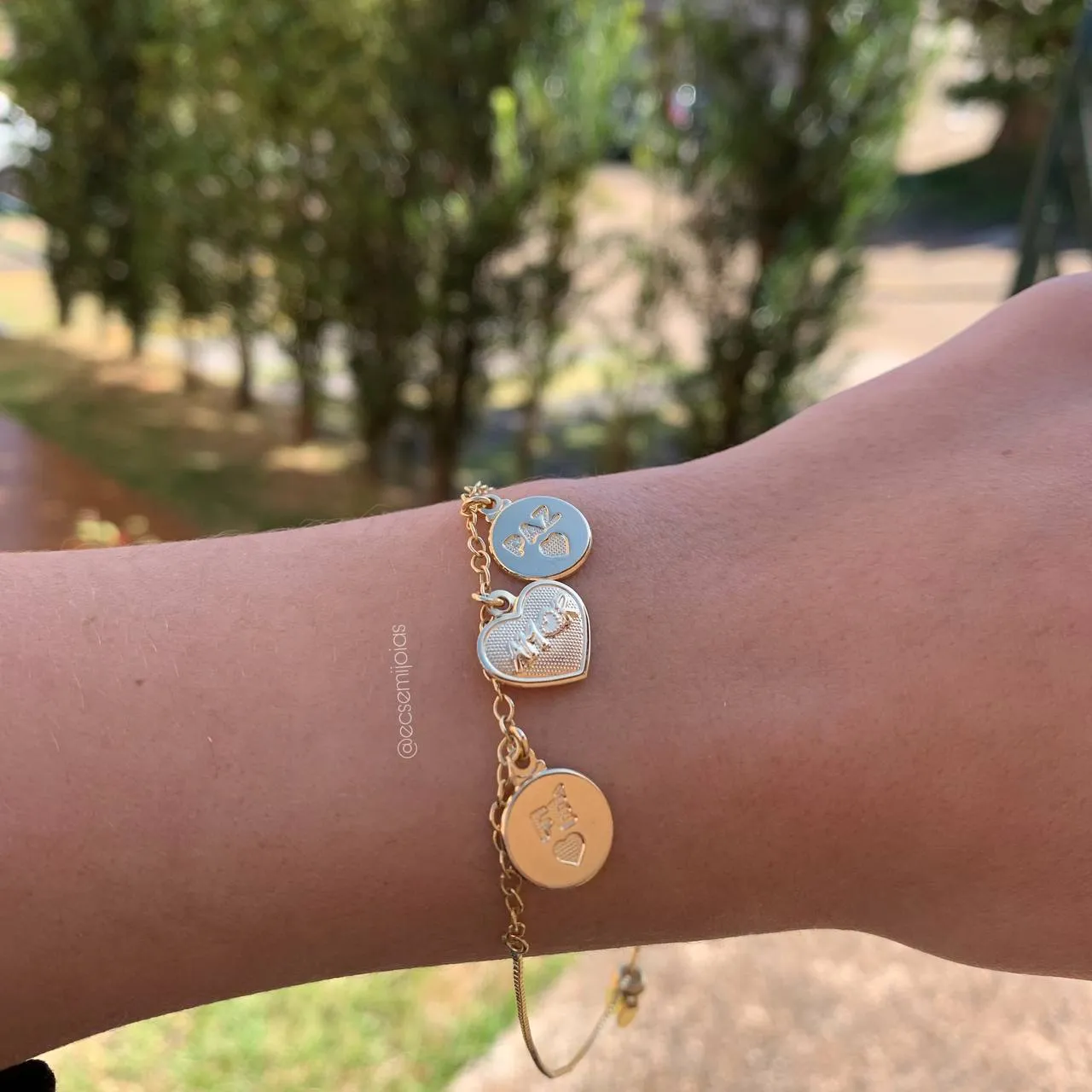 Pulseira shambala 3 placas paz amor fé - 20 cm - banhado a ouro 18k