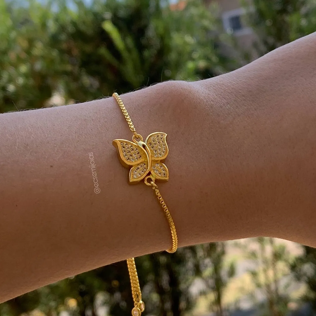 Pulseira shambala  Borboleta cravejada - banhado a ouro 18k