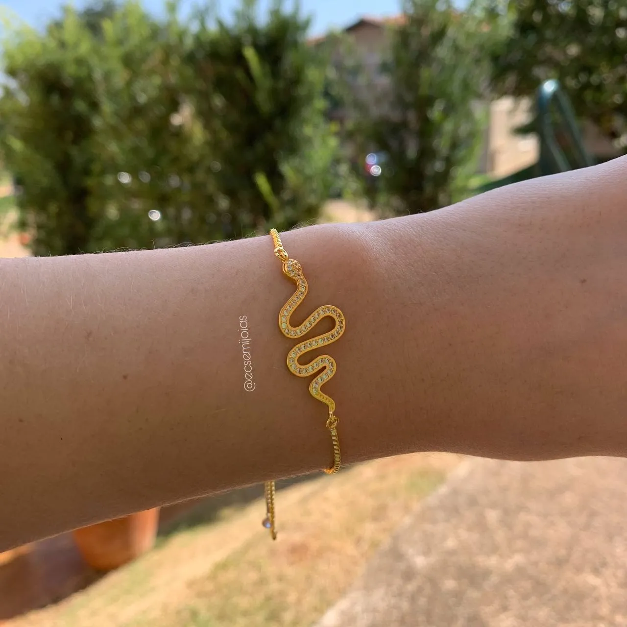 Pulseira shambala cobra cravejada - banhada a ouro 18k