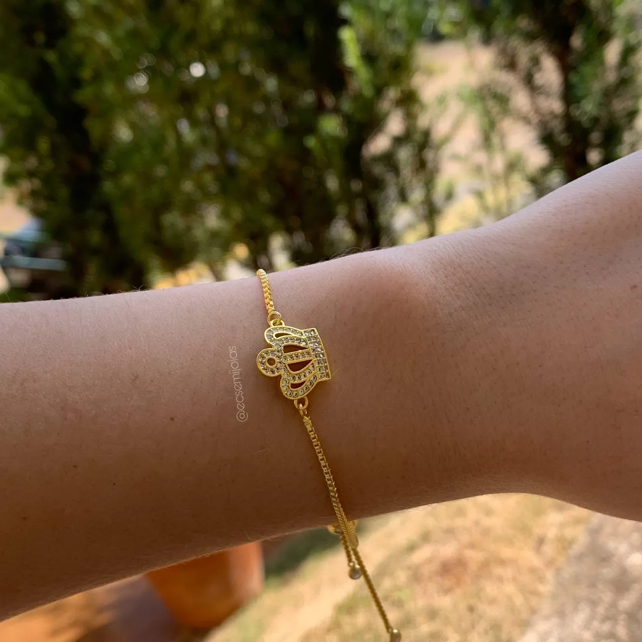 Pulseira shambala coroa cravejada - banhada a ouro 18k