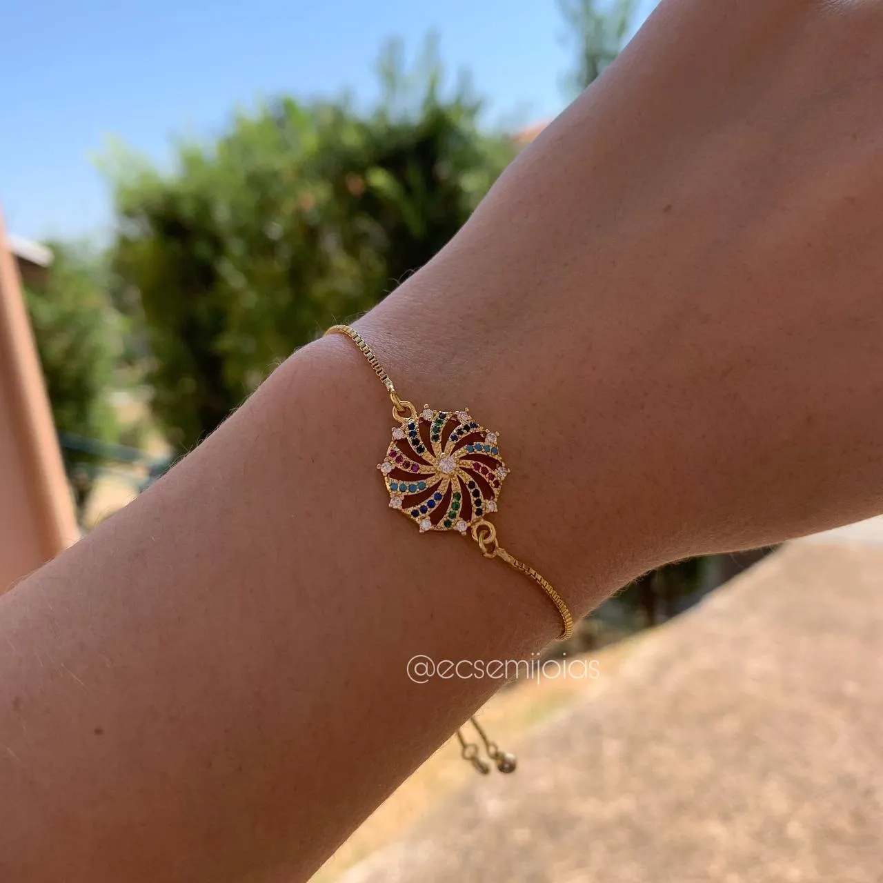 Pulseira shambala flor cravejada - banhada a ouro 18k