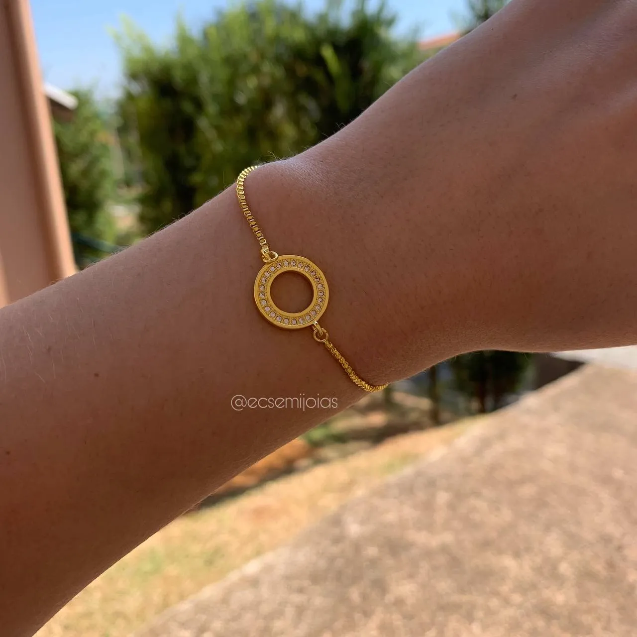 Pulseira shambala redonda cravejada   - banhada a ouro 18k - 20 cm