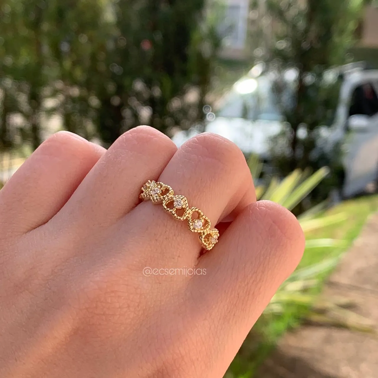 Anel de coração bombardeado com zircônia no centro - banhado a ouro 18k