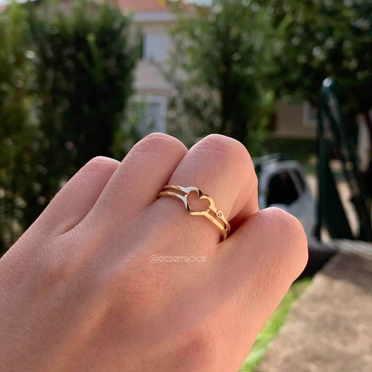 Anel de coração liso com 1 zircônia - banhado a ouro 18k