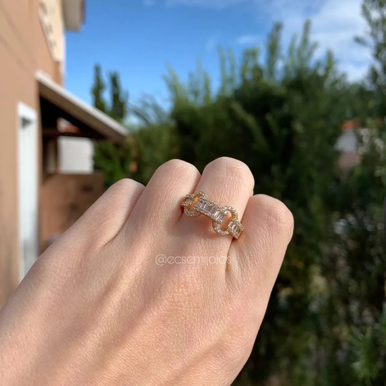 Anel elos de corrente cravejados - banhado a ouro 18k