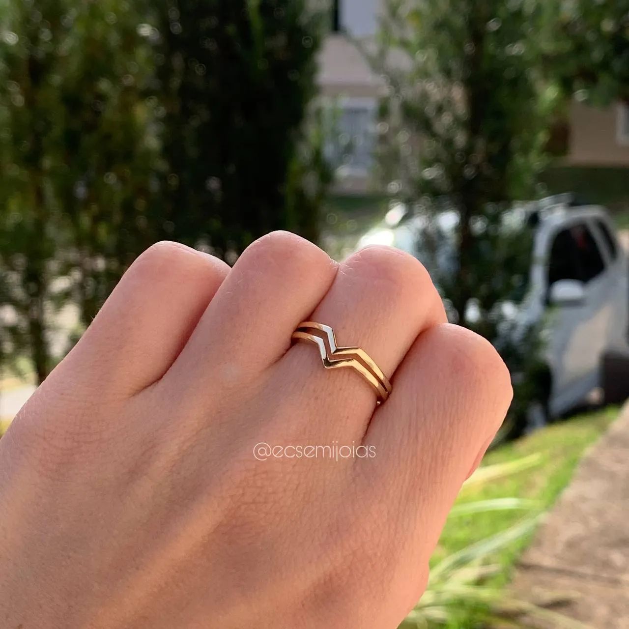 Anel triangulos - banhado a ouro 18k