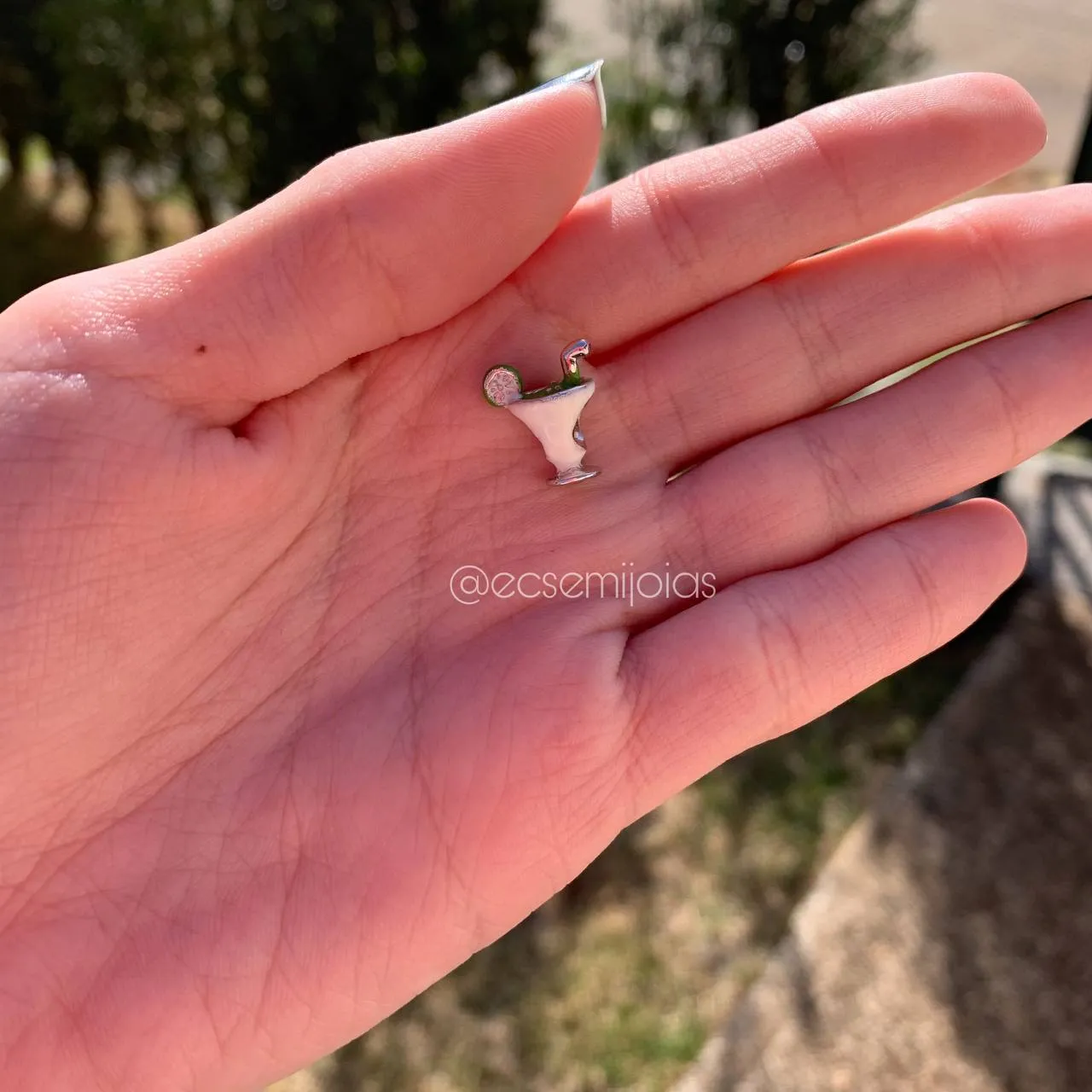Berloque capirinha de limão - banhado a ródio branco