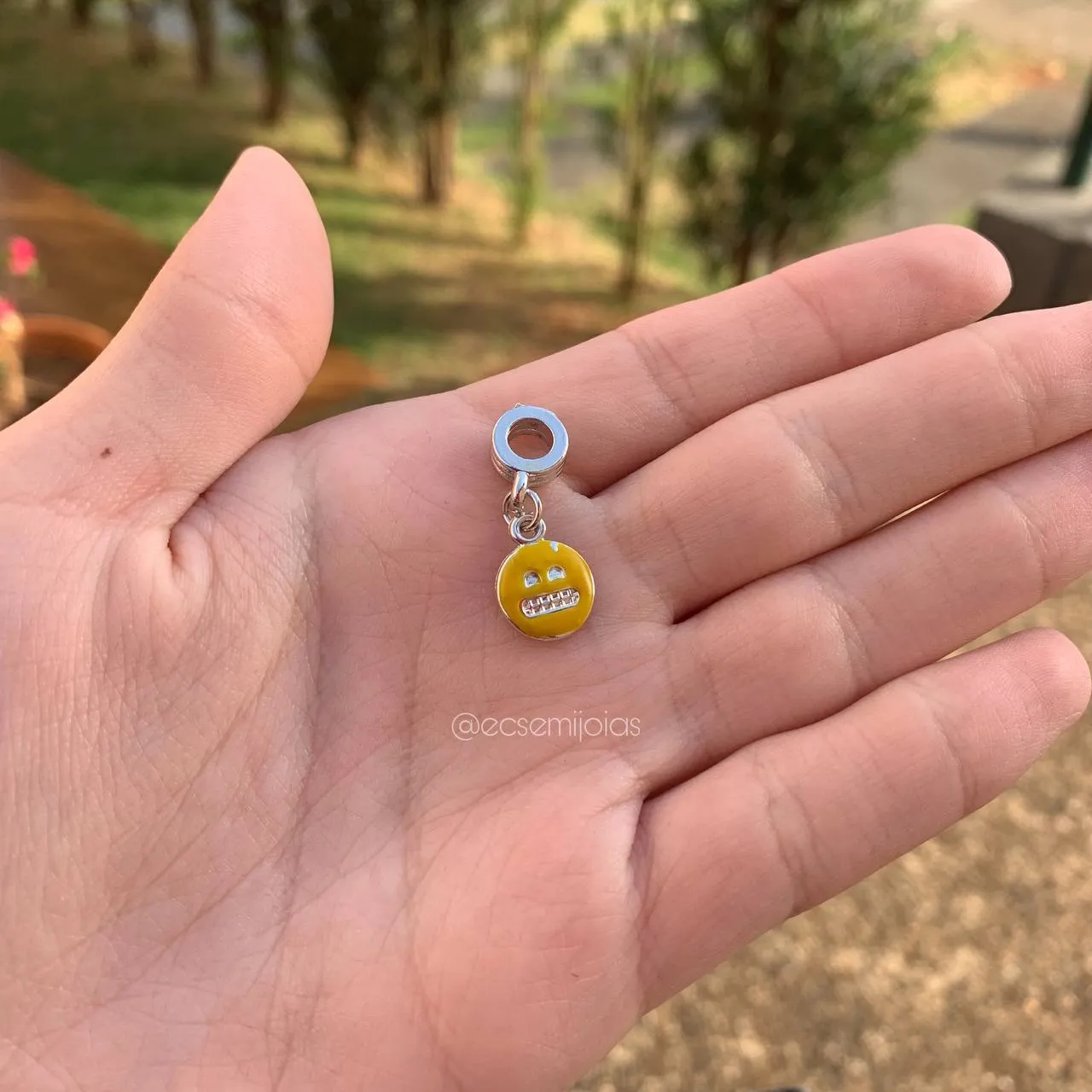 Berloque EMOTICON sorridente