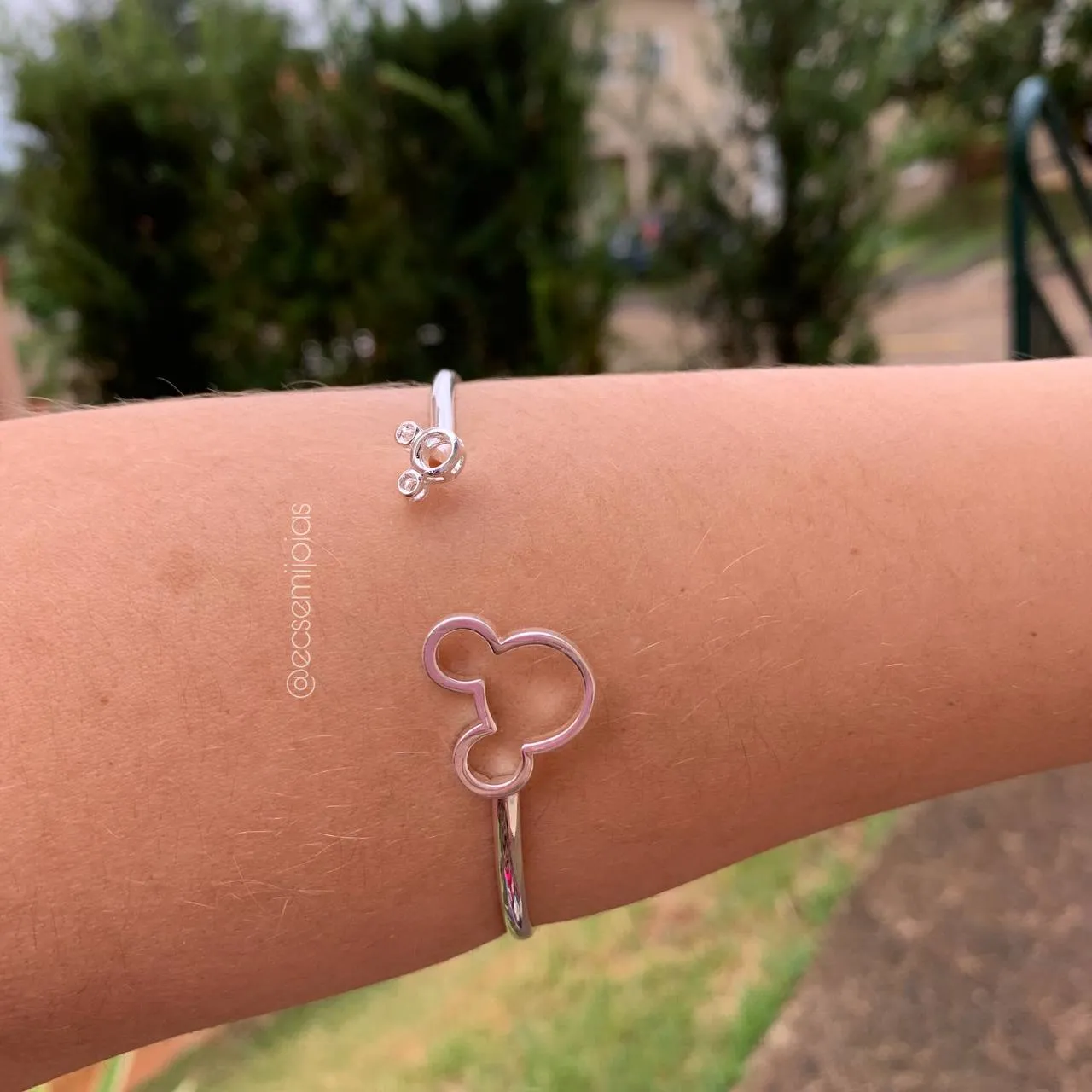Bracelete mikey  grande e pequeno vazado - banhado a ródio branco