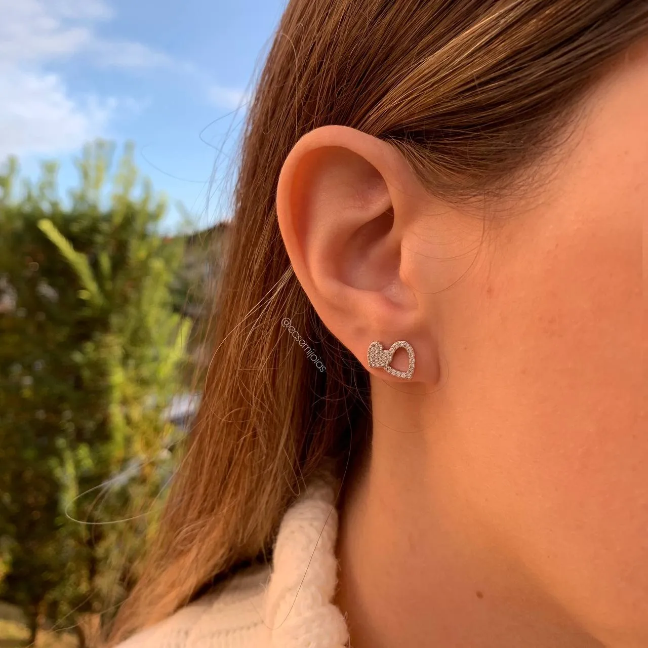 Brinco 2 corações cravejados  - banhado a ródio branco