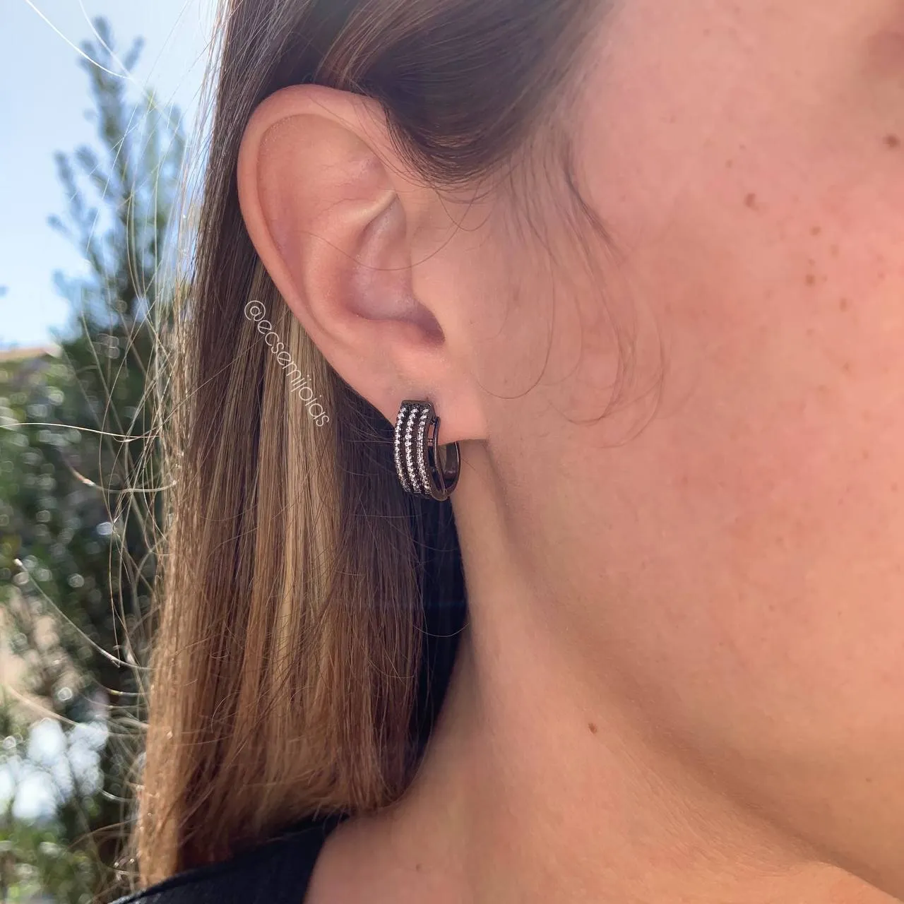 Brinco argola 3 fileiras de zircônia - banhado a ródio negro
