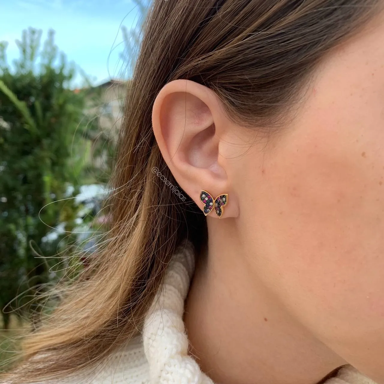 Brinco borboleta cravejada - banhado a ouro 18k