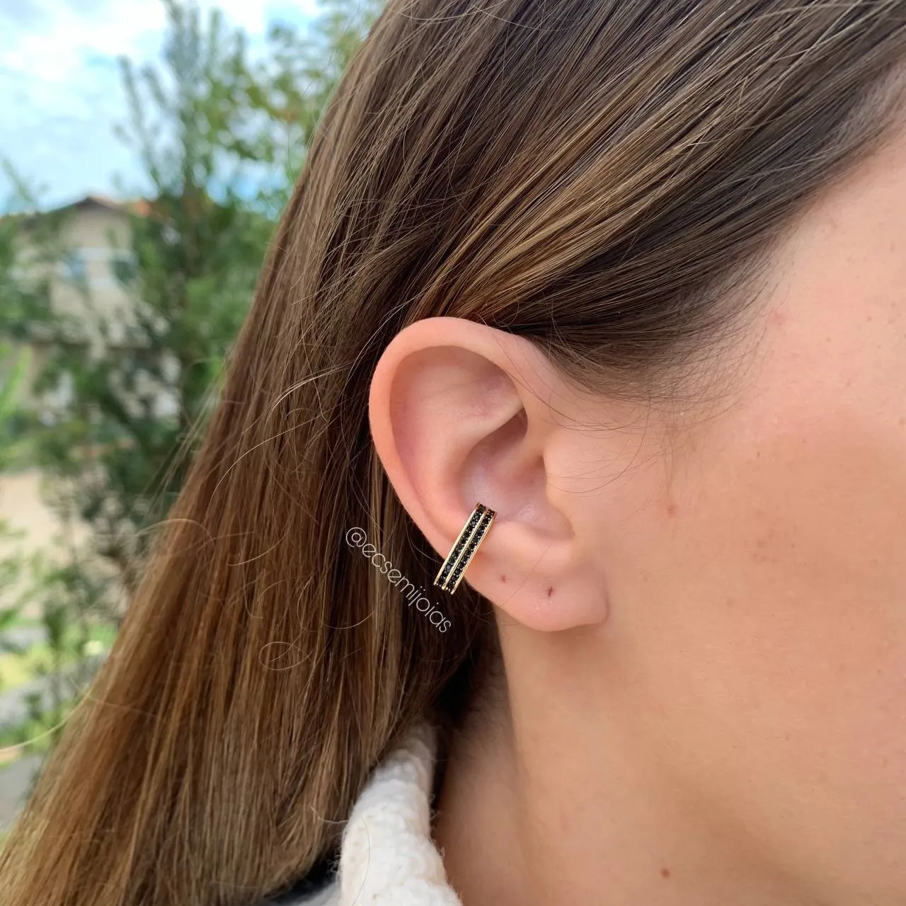 Brinco piercing falso em V cravejado com 2 fileiras de zircônias - banhado a ouro 18k