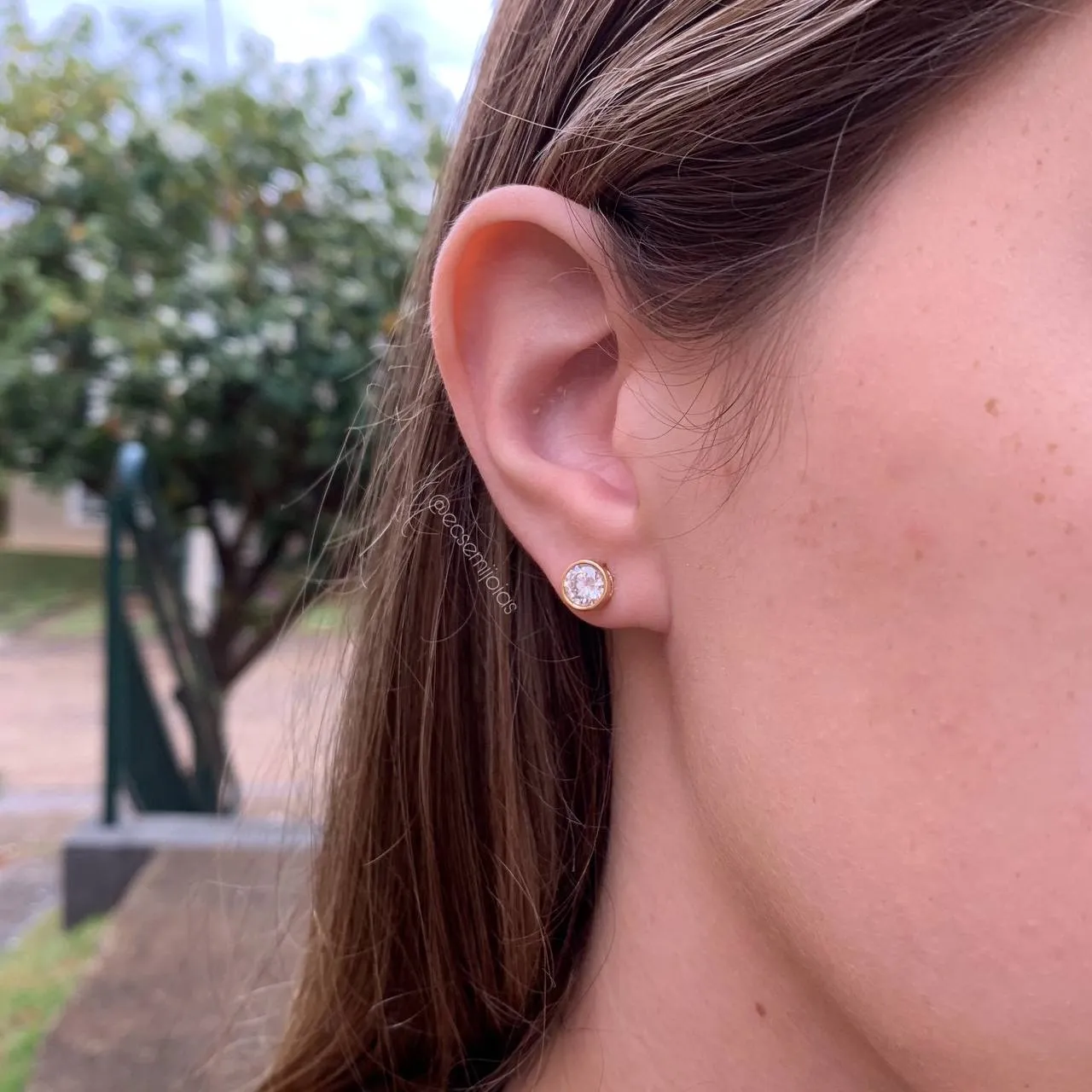 Brinco ponto de luz 4 - banhado a ouro 18k