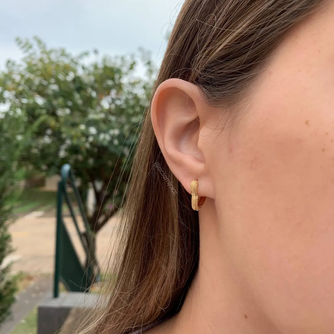 Brinco trio argola coração bombardeado médio - banhado a ouro 18k